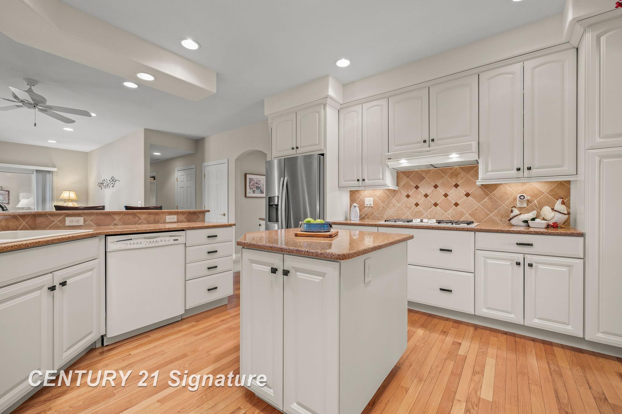 Freeland, Michigan, 48623, United States, 5 Bedrooms Bedrooms, ,4 BathroomsBathrooms,Residential,For Sale,1973671