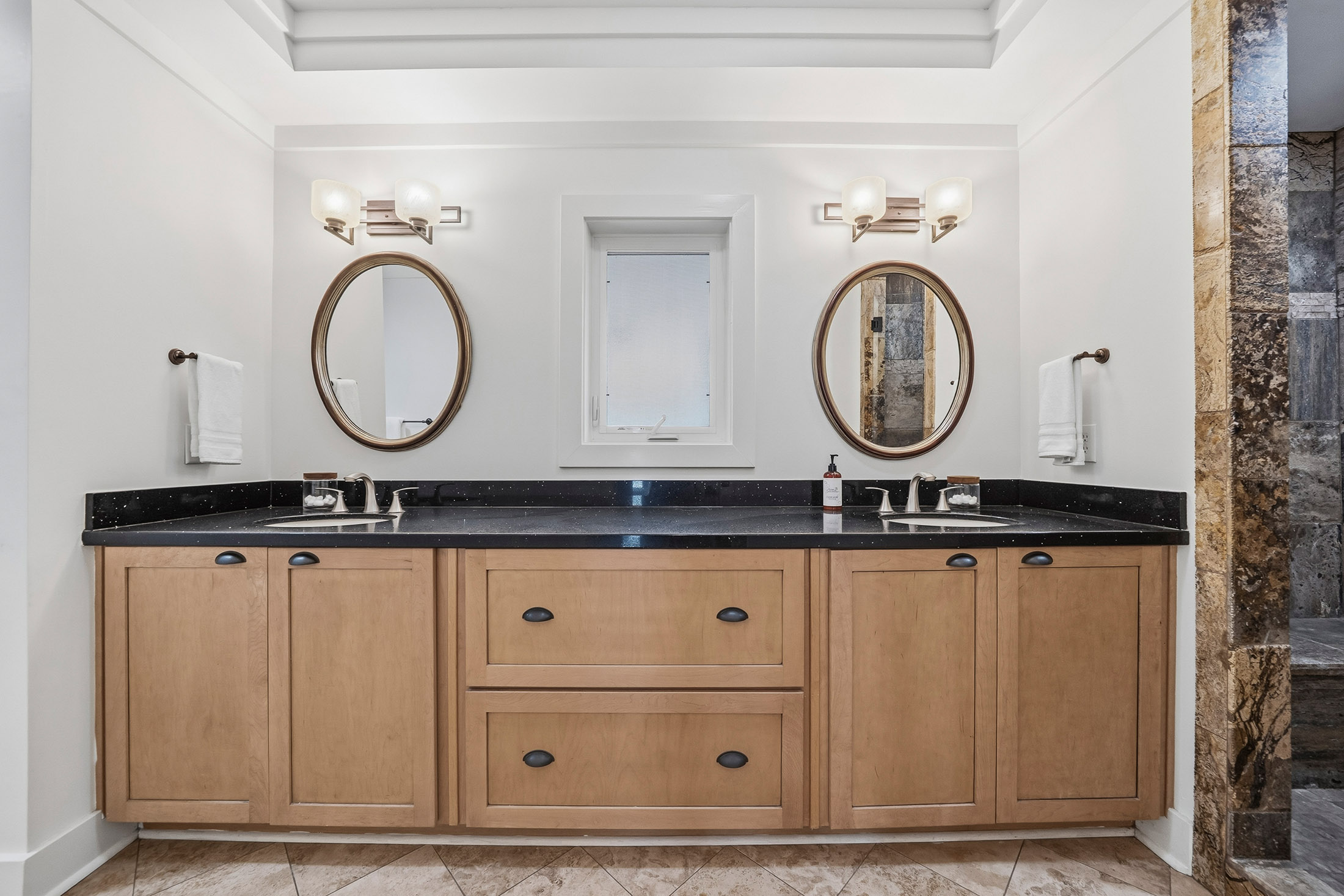  Move-in Ready Lakefront Home Delivers the Ultimate Lake Oconee Lifestyle - 物件實景