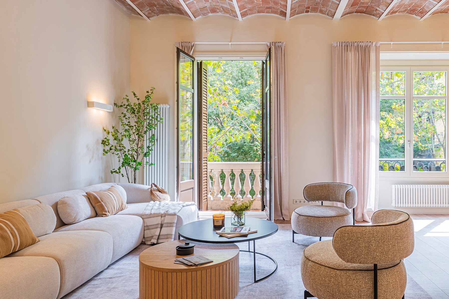  Renovated flat in historic building - L