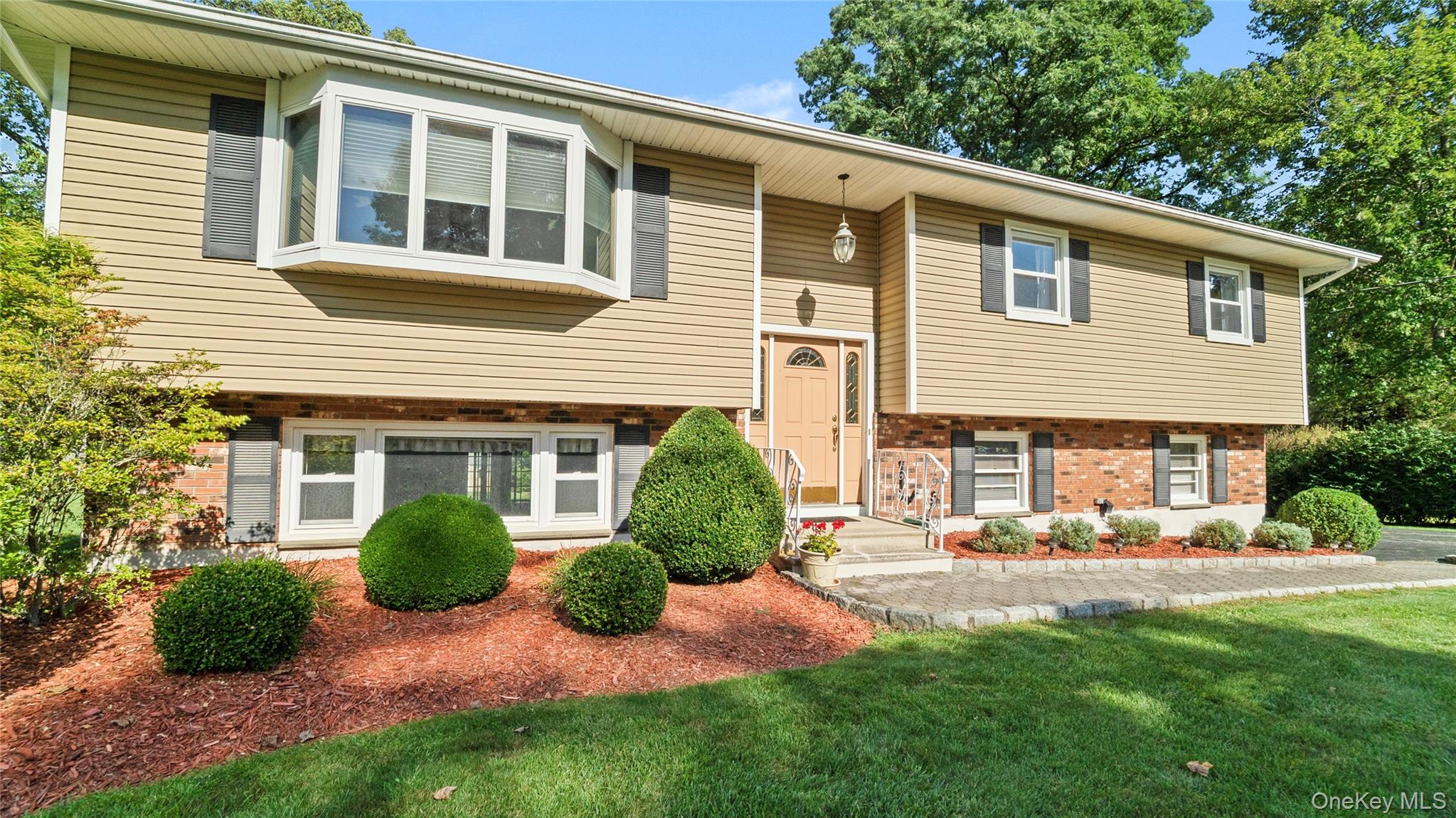 Yorktown Heights, New York, 10598, United States, 3 Bedrooms Bedrooms, ,2 BathroomsBathrooms,Residential,For Sale,1940406