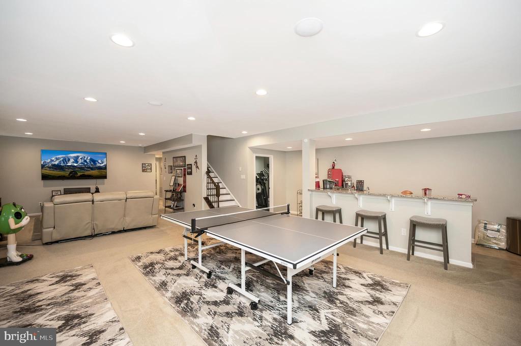 Fredericksburg, Virginia, 22406, United States, 5 Bedrooms Bedrooms, ,6 BathroomsBathrooms,Residential,For Sale,1981857