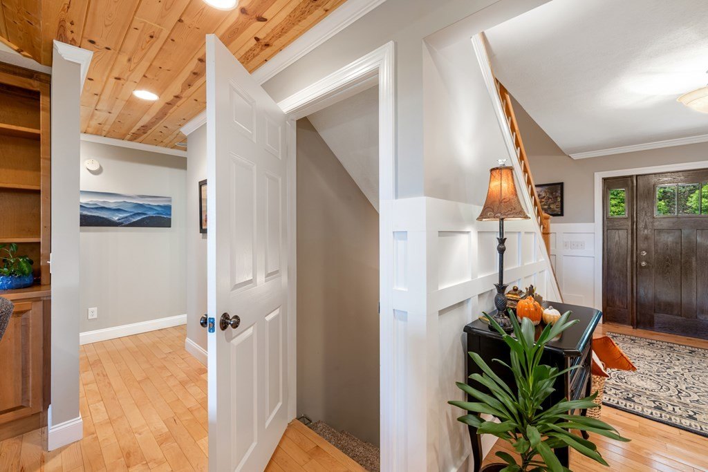 Hayesville, North Carolina, 28904, United States, 3 Bedrooms Bedrooms, ,4 BathroomsBathrooms,Residential,For Sale,1974136