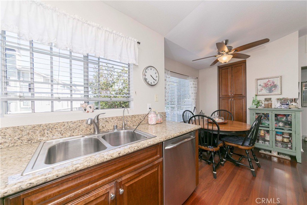 Aliso Viejo, California, 92656, United States, 2 Bedrooms Bedrooms, ,2 BathroomsBathrooms,Residential,For Sale,1901235