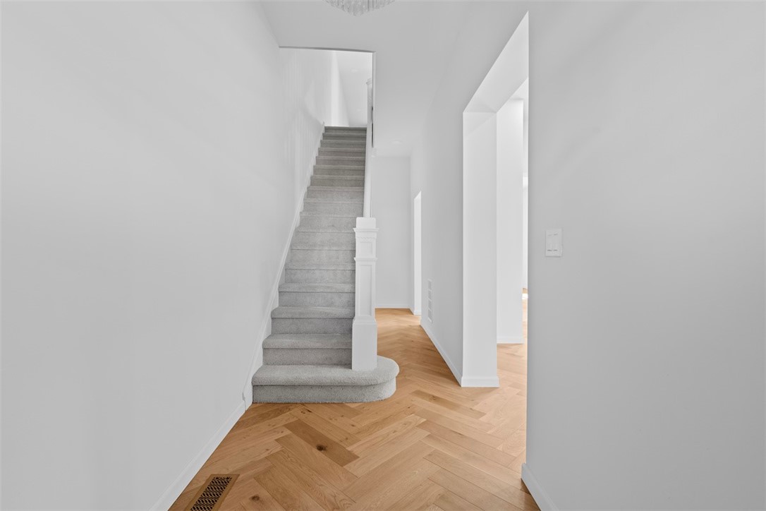Lawrenceville, Pennsylvania, 15201, United States, 4 Bedrooms Bedrooms, ,4 BathroomsBathrooms,Residential,For Sale,1895769