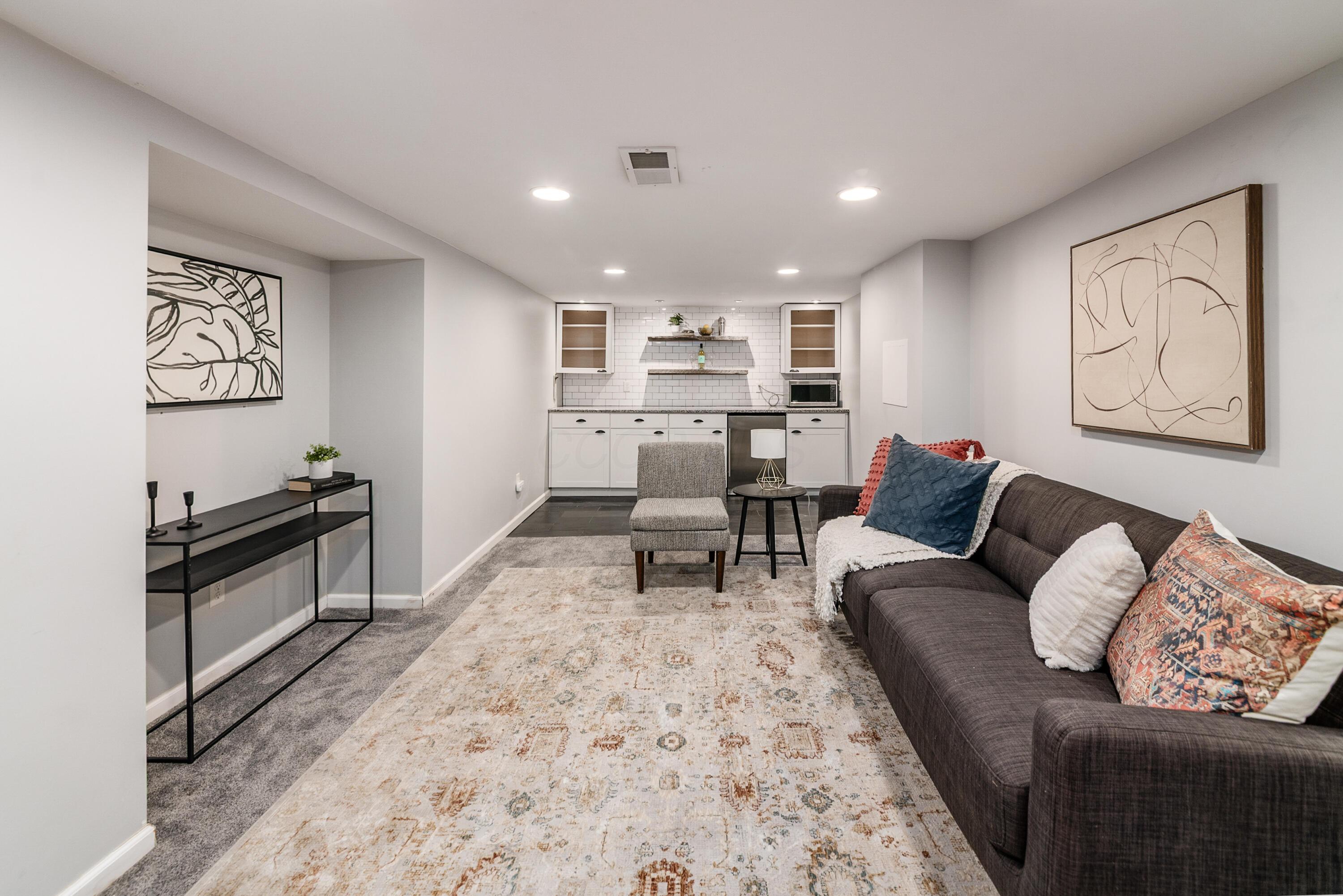 Columbus, Ohio, 43214, United States, 4 Bedrooms Bedrooms, ,3 BathroomsBathrooms,Residential,For Sale,1996077