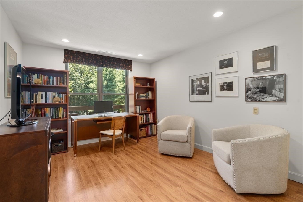 Newton, Massachusetts, 02459, United States, 2 Bedrooms Bedrooms, ,2 BathroomsBathrooms,Residential,For Sale,1890490