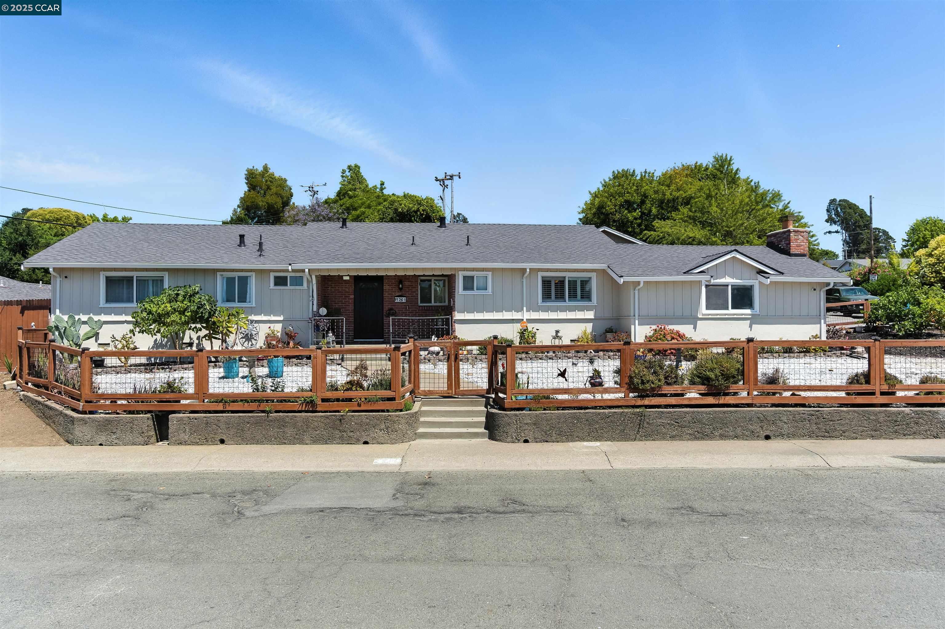 Vallejo, California, 94589, United States, 3 Bedrooms Bedrooms, ,2 BathroomsBathrooms,Residential,For Sale,1917421