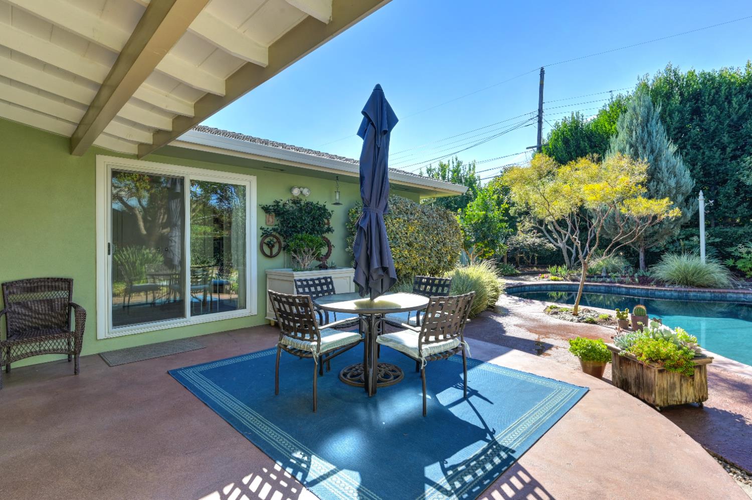 Sacramento, California, 95819, United States, 3 Bedrooms Bedrooms, ,2 BathroomsBathrooms,Residential,For Sale,1987598