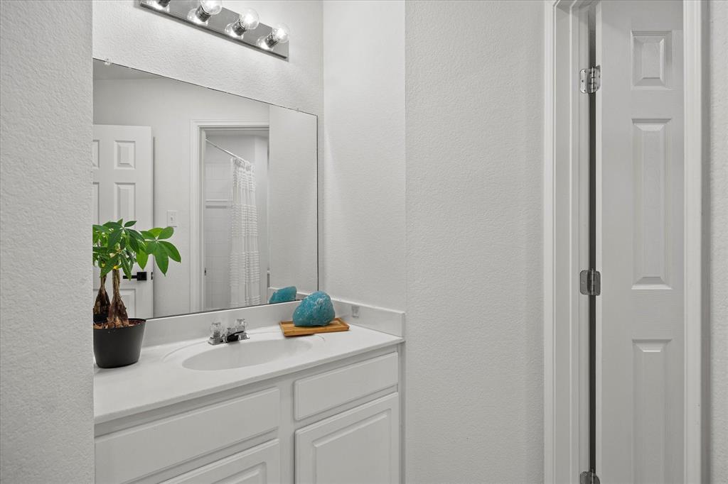 Rockwall, Texas, 75087, United States, 4 Bedrooms Bedrooms, ,3 BathroomsBathrooms,Residential,For Sale,1956984