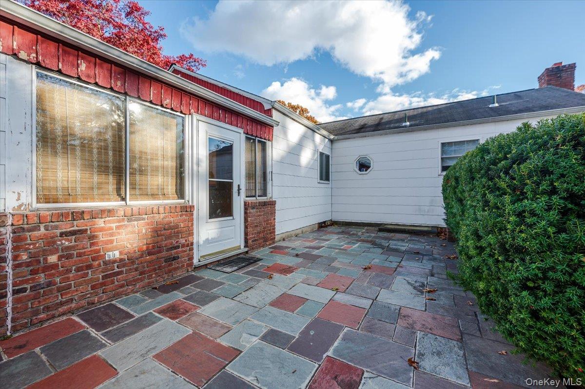 Ronkonkoma, New York, 11779, United States, 3 Bedrooms Bedrooms, ,1 BathroomBathrooms,Residential,For Sale,1991403