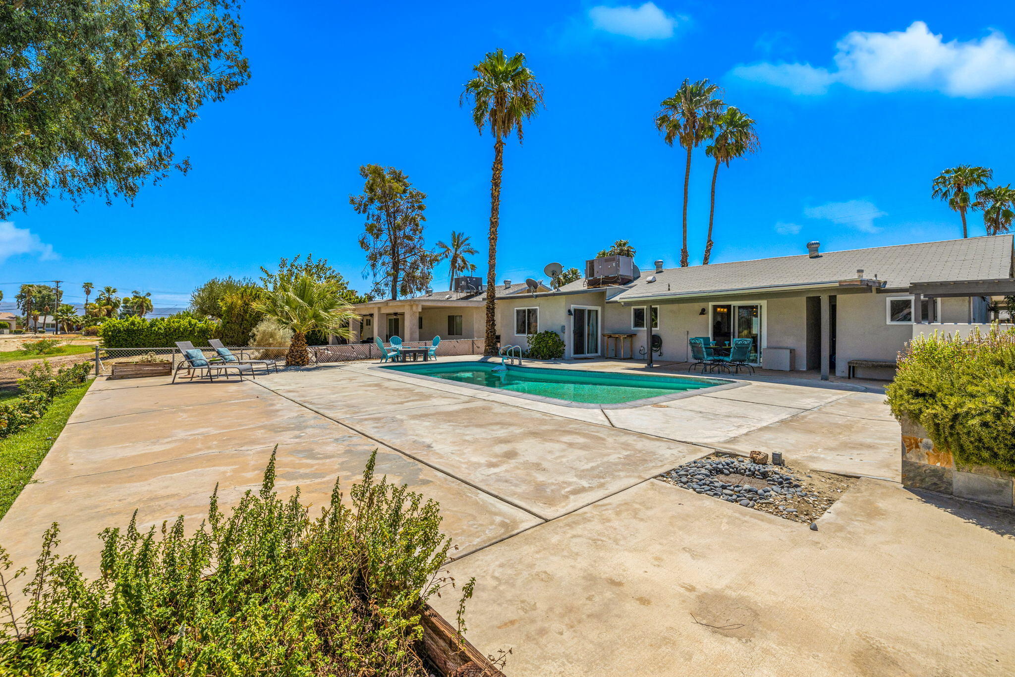 Palm Desert, California, 92211, United States, 2 Bedrooms Bedrooms, ,2 BathroomsBathrooms,Residential,For Sale,1911886