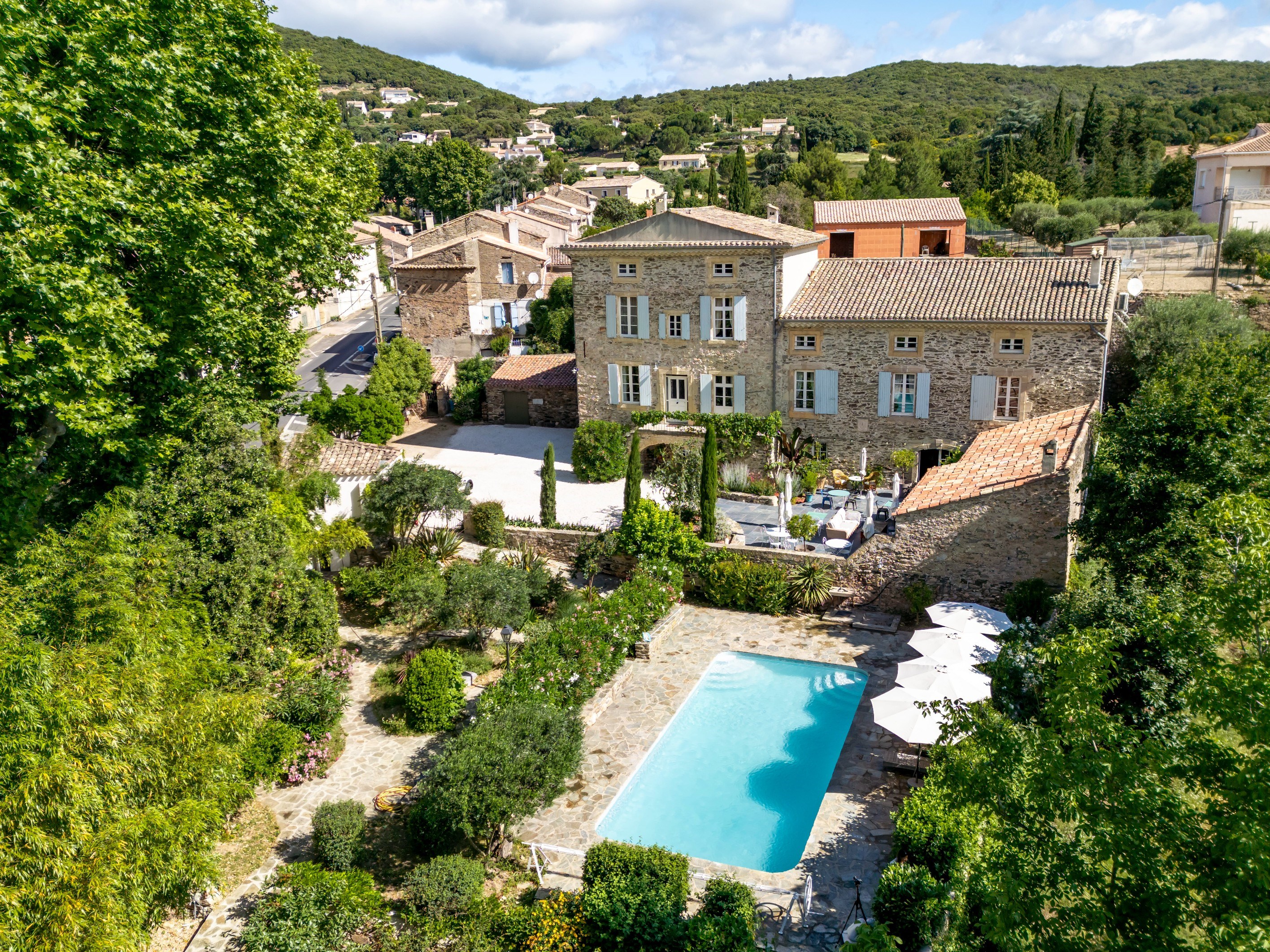  Exceptional Estate Featuring Two Elegant Homes in Faugères - 物件實景