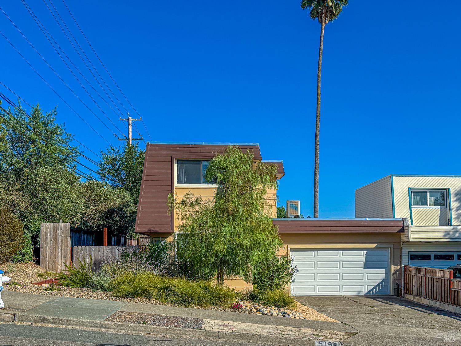 Santa Rosa, California, 95409, United States, 3 Bedrooms Bedrooms, ,2 BathroomsBathrooms,Residential,For Sale,1992423