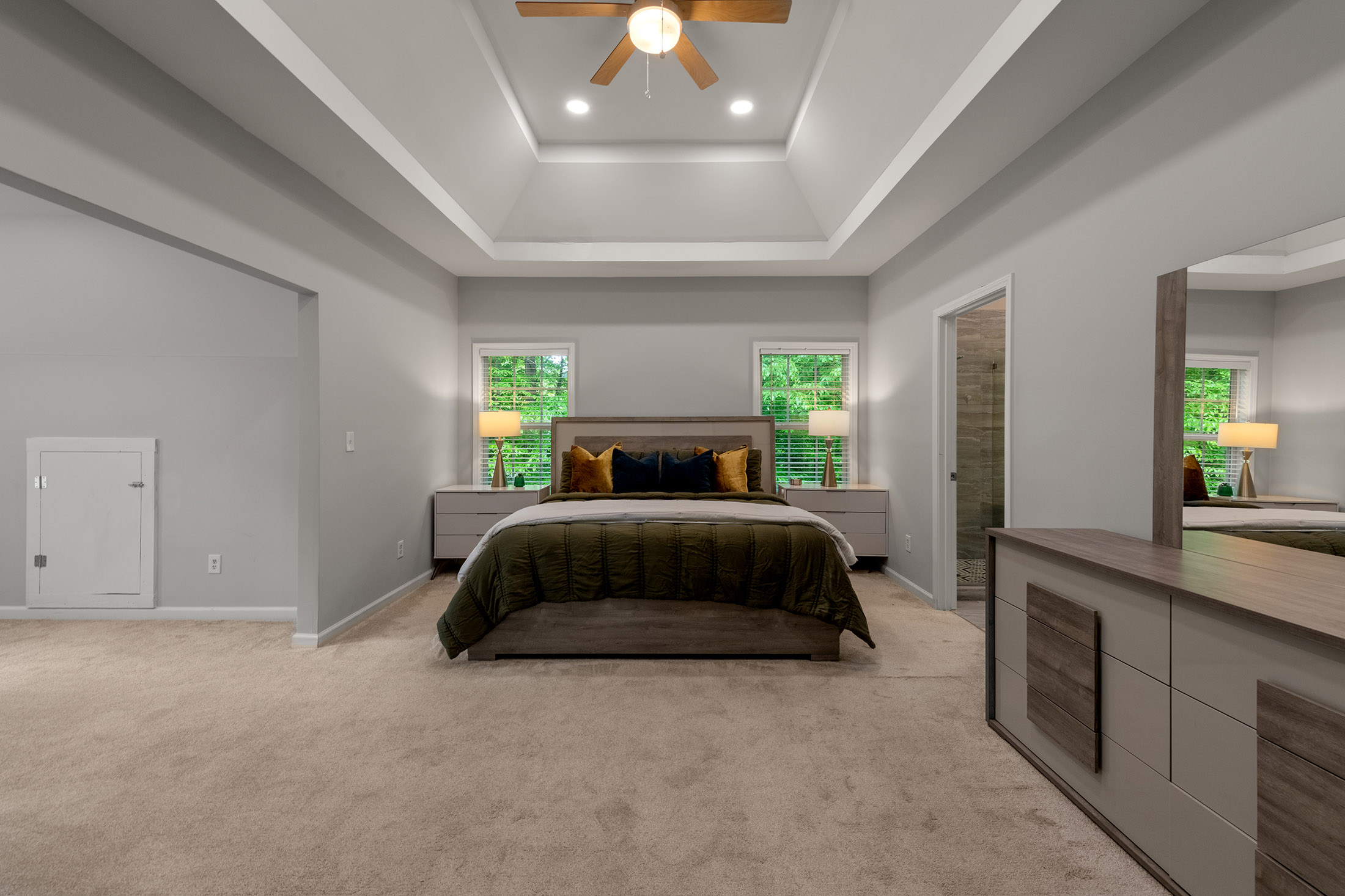  Bright Traditional with Custom Upgrades in Collier Heights - 物件實景