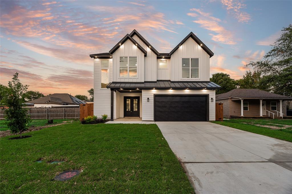 Dallas, Texas, 75211, United States, 4 Bedrooms Bedrooms, ,4 BathroomsBathrooms,Residential,For Sale,1893566