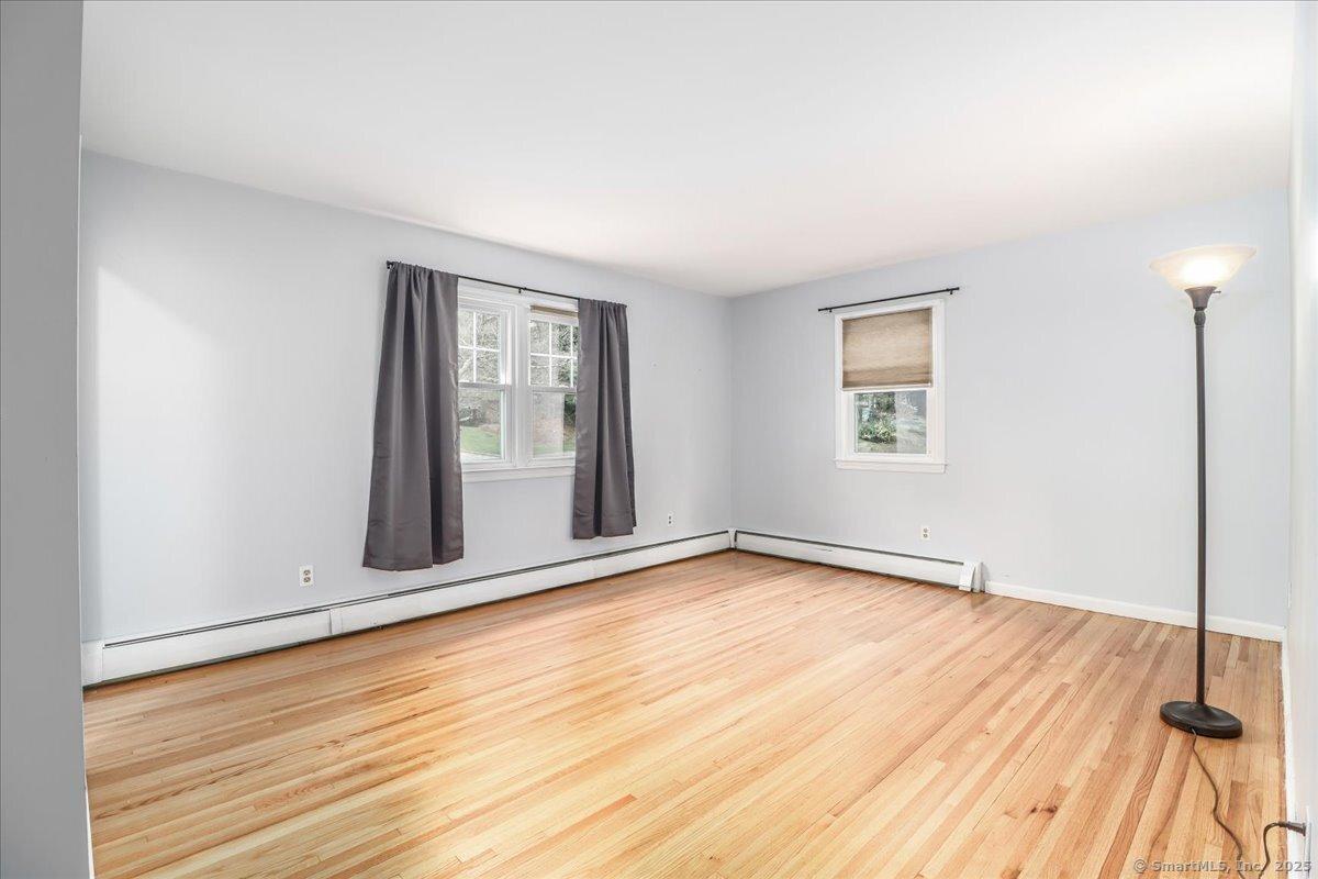 Trumbull, Connecticut, 06611, United States, 4 Bedrooms Bedrooms, ,3 BathroomsBathrooms,Residential,For Sale,1986058