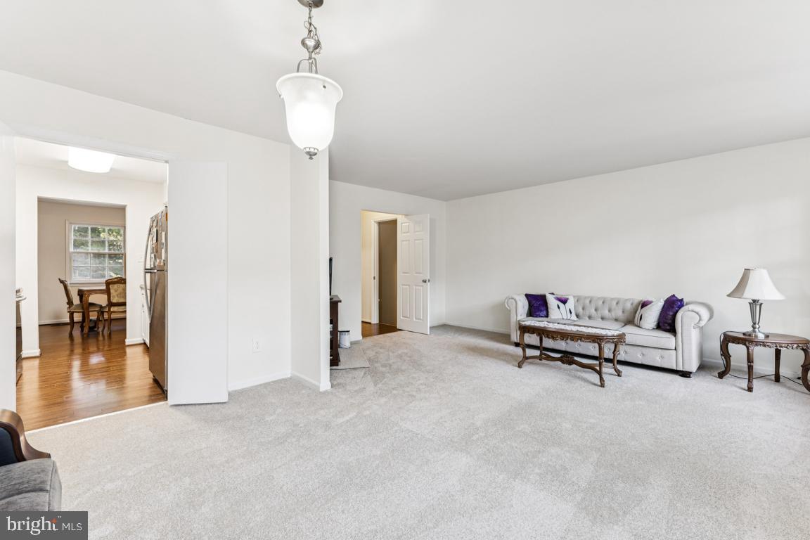 Fairfax, Virginia, 22032, United States, 3 Bedrooms Bedrooms, ,4 BathroomsBathrooms,Residential,For Sale,1980296