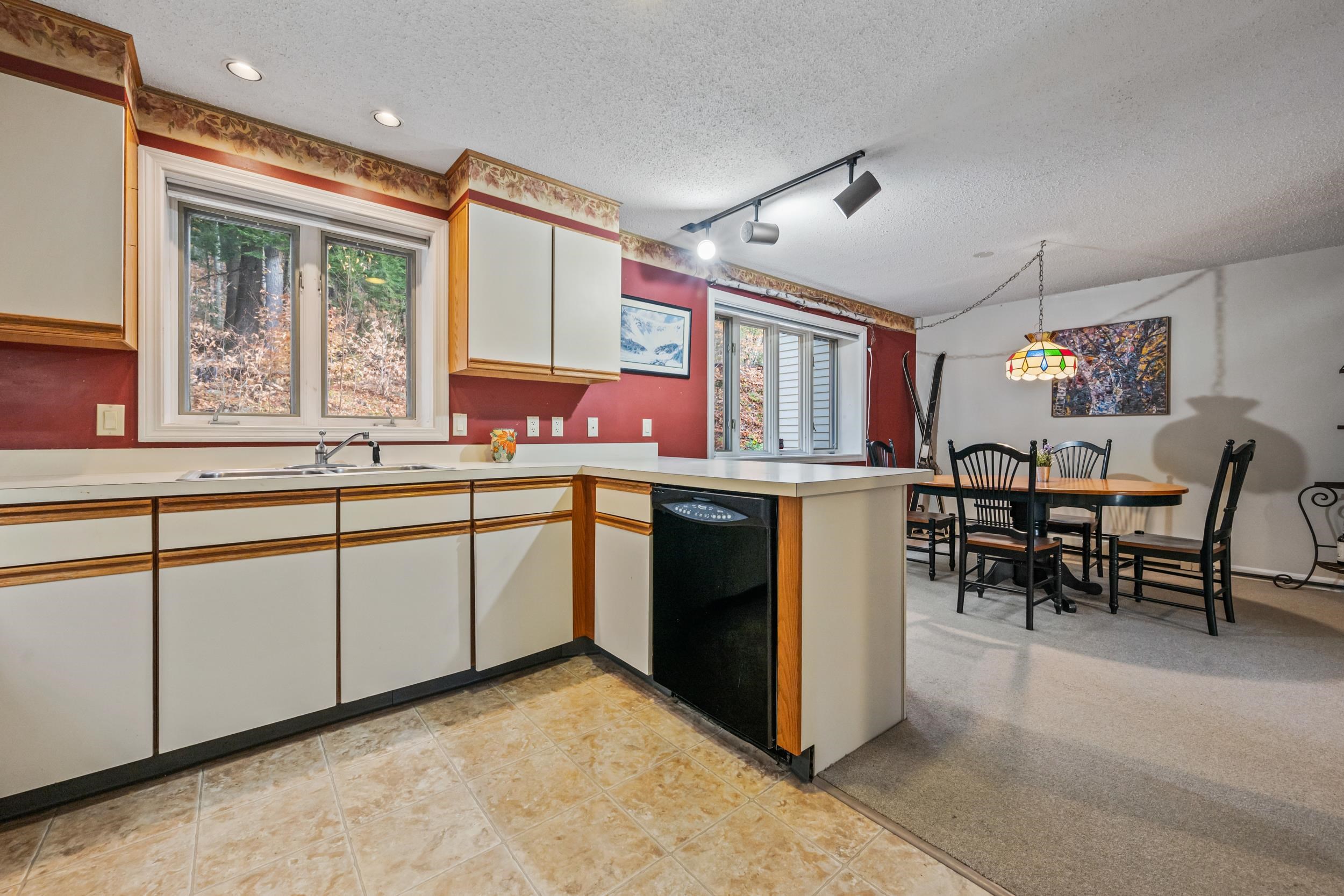 Jackson, New Hampshire, 03846, United States, 2 Bedrooms Bedrooms, ,2 BathroomsBathrooms,Residential,For Sale,1988015