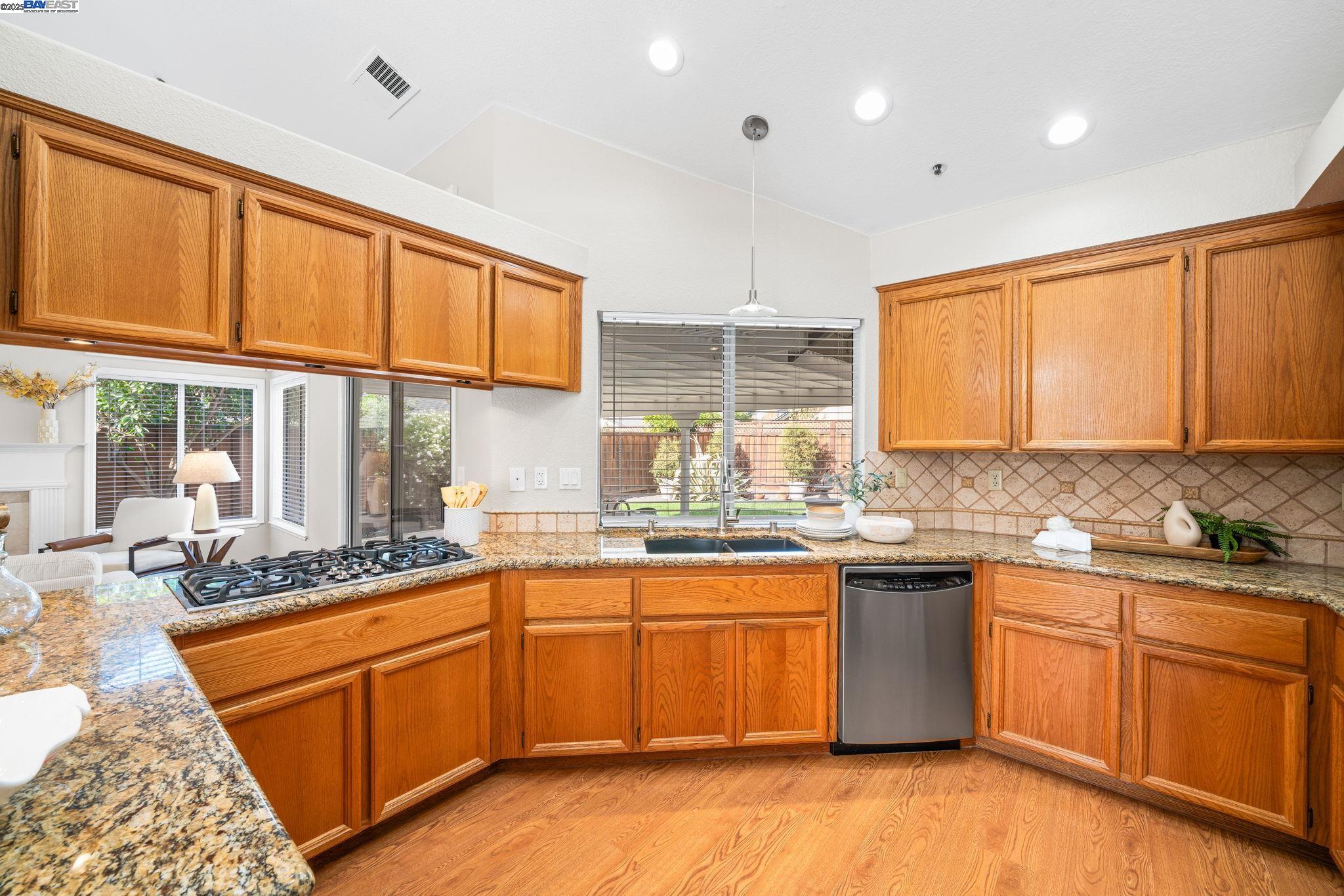 Livermore, California, 94551, United States, 3 Bedrooms Bedrooms, ,2 BathroomsBathrooms,Residential,For Sale,1991919