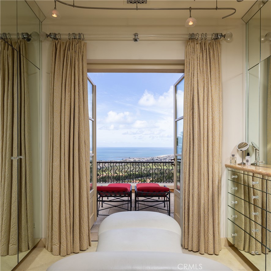Newport Coast, California, 92657, United States, 4 Bedrooms Bedrooms, ,6 BathroomsBathrooms,Residential,For Sale,1896952