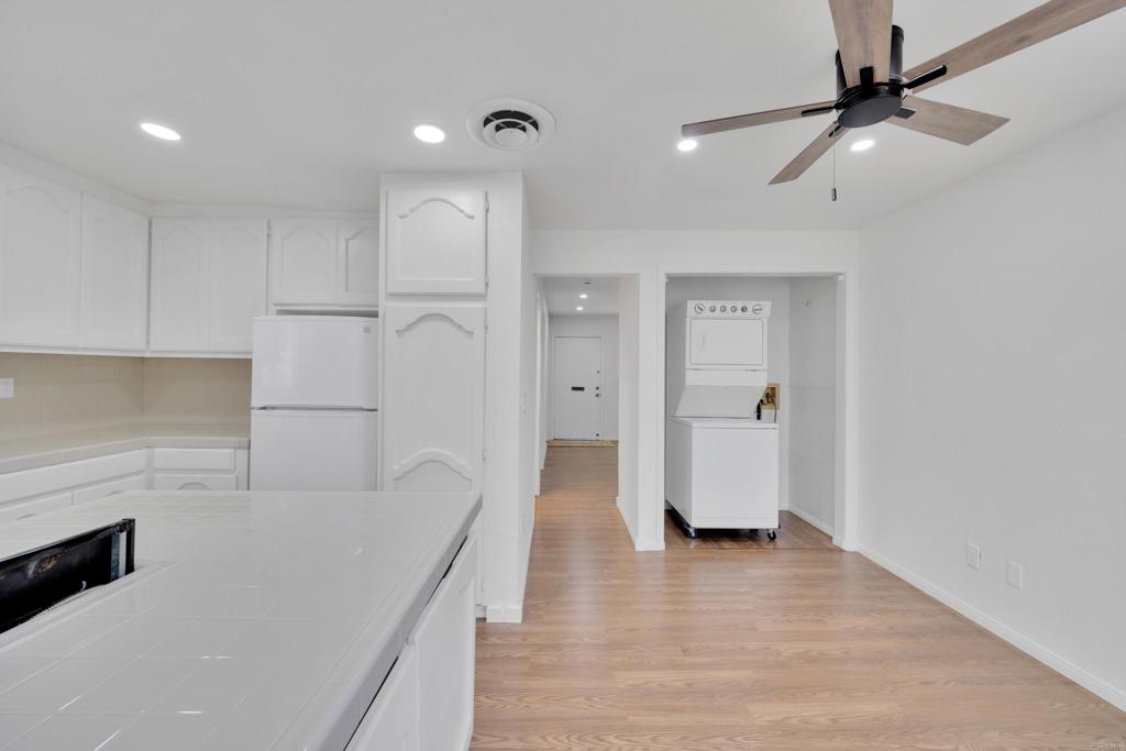 Spring Valley, California, 91977, United States, 6 Bedrooms Bedrooms, ,4 BathroomsBathrooms,Residential,For Sale,1996017