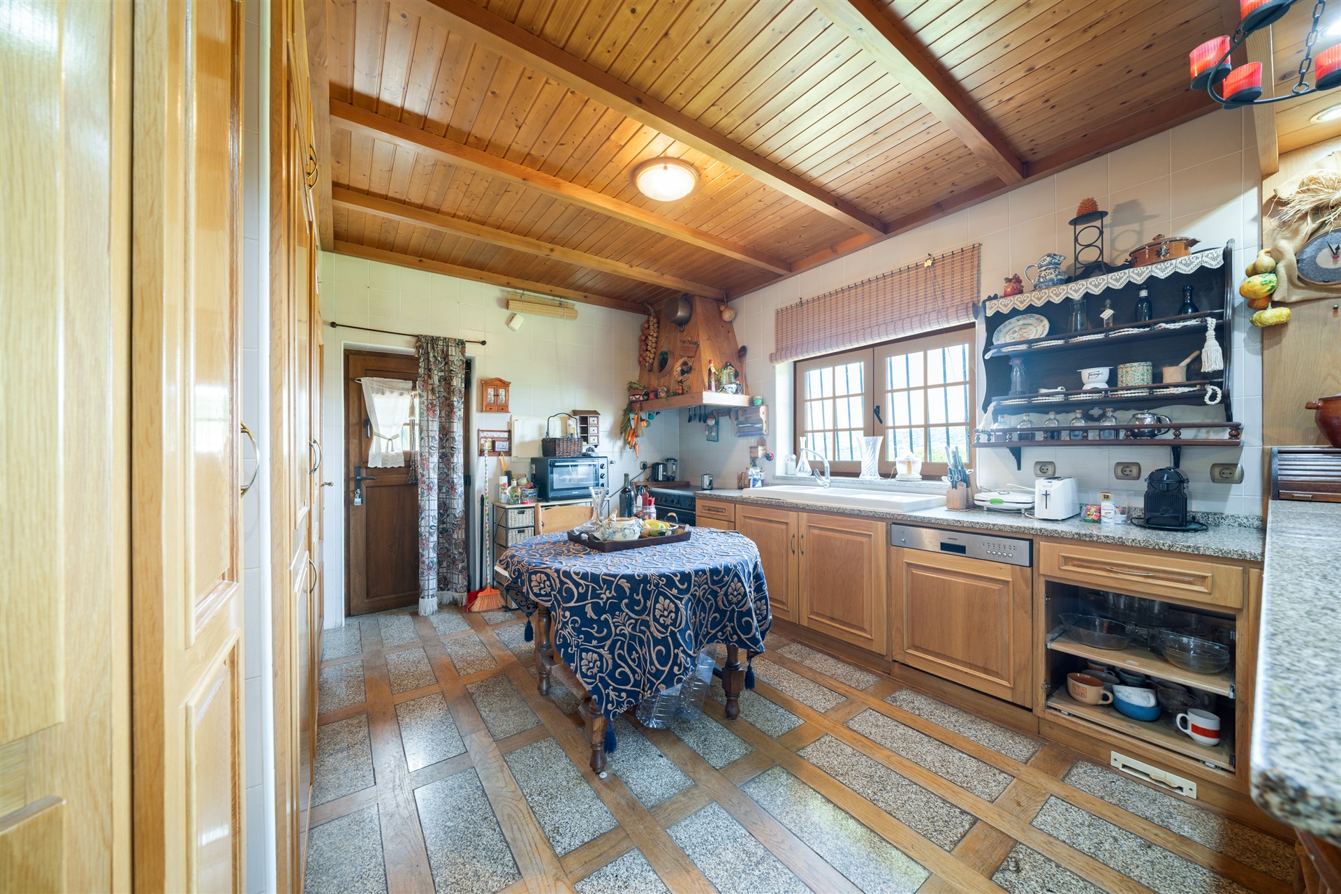  Country Estate, 5 bedrooms, for Sale - 物件實景