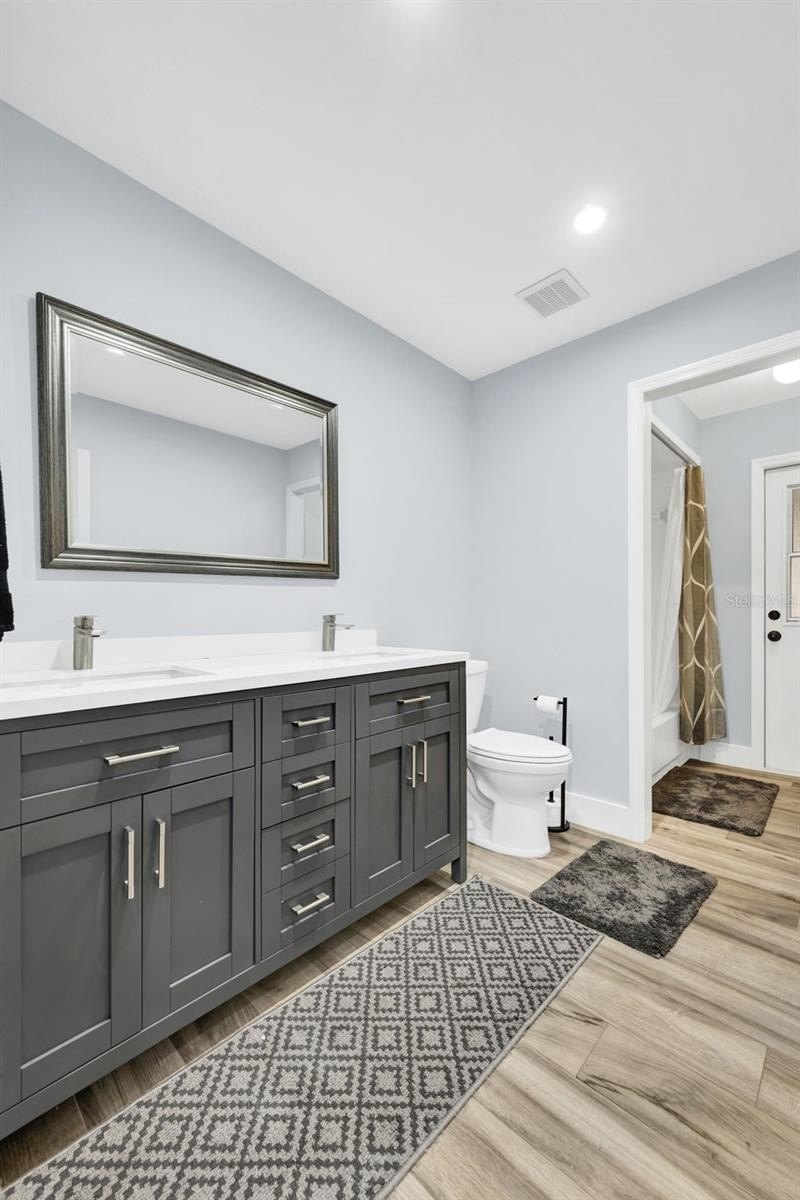 WINTER HAVEN, Florida, 33881, United States, 4 Bedrooms Bedrooms, ,2 BathroomsBathrooms,Residential,For Sale,1976017