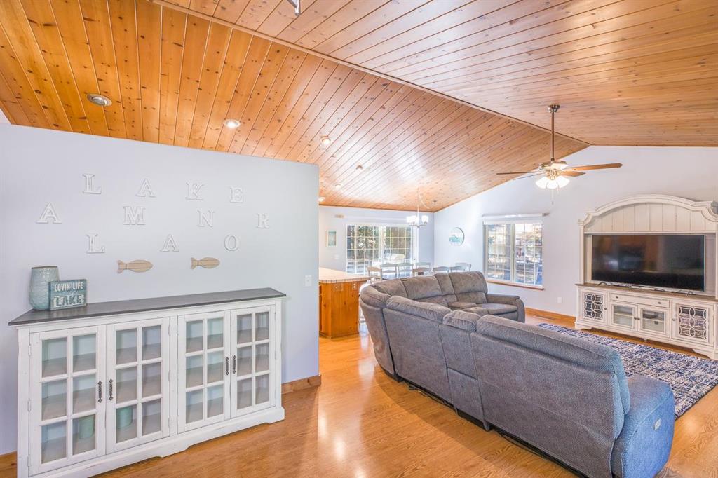 Lake Almanor Country Club, California, 96137, United States, 3 Bedrooms Bedrooms, ,2 BathroomsBathrooms,Residential,For Sale,1961541