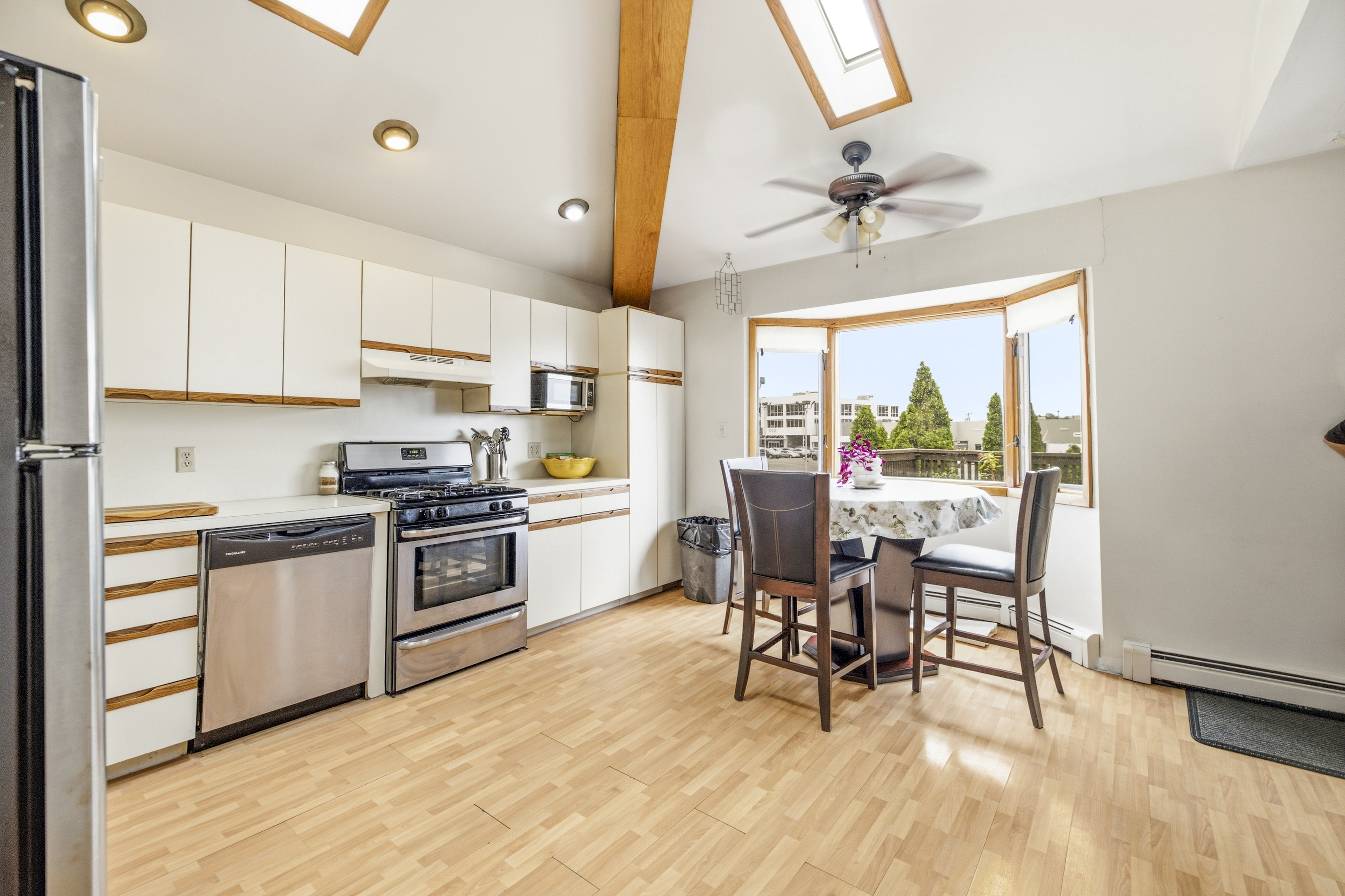  49 Roosevelt Court, Westbury, NY, 11590 - 物件實景