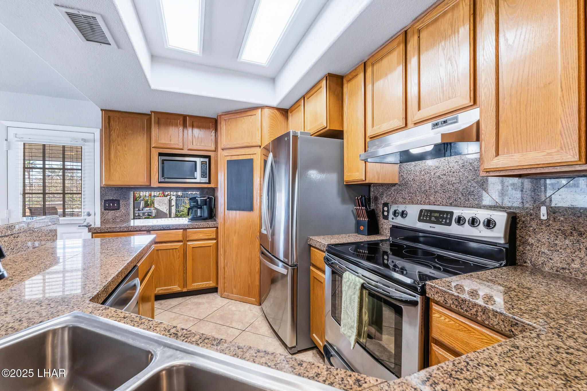 Lake Havasu City, Arizona, 86404, United States, 4 Bedrooms Bedrooms, ,2 BathroomsBathrooms,Residential,For Sale,2002177