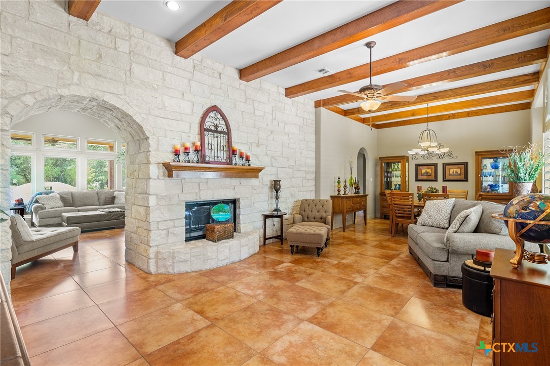 Inez, Texas, 77968, United States, 5 Bedrooms Bedrooms, ,6 BathroomsBathrooms,Residential,For Sale,1895563