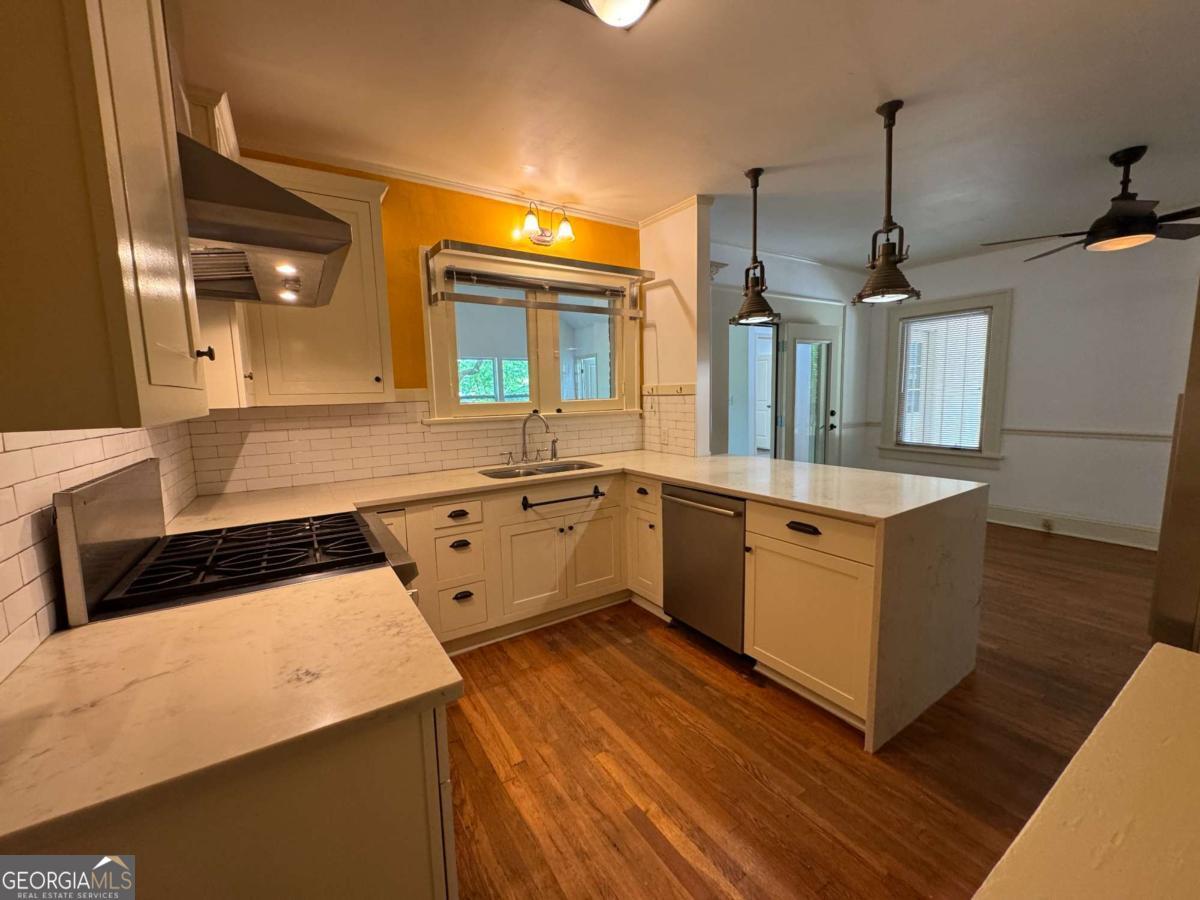 Athens, Georgia, 30606, United States, 4 Bedrooms Bedrooms, ,4 BathroomsBathrooms,Residential,For Sale,1806220