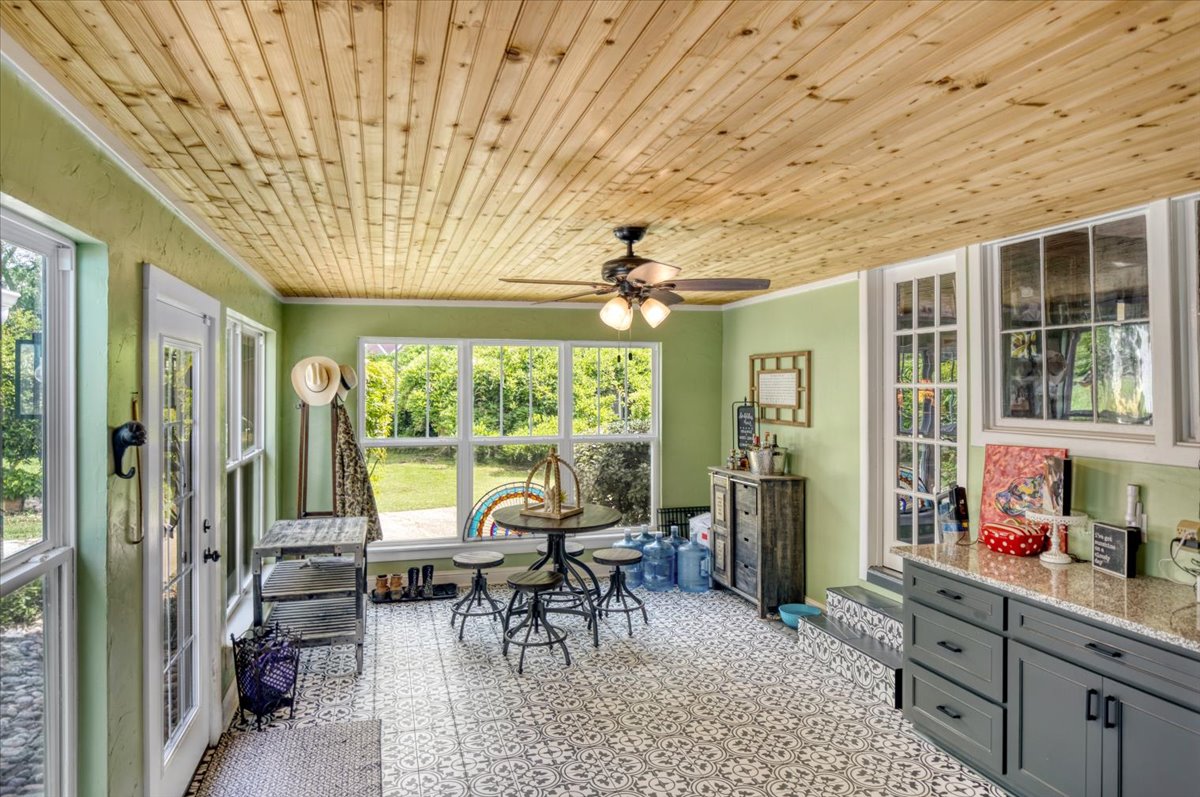 Carthage, Texas, 75633, United States, 5 Bedrooms Bedrooms, ,4 BathroomsBathrooms,Residential,For Sale,1804016