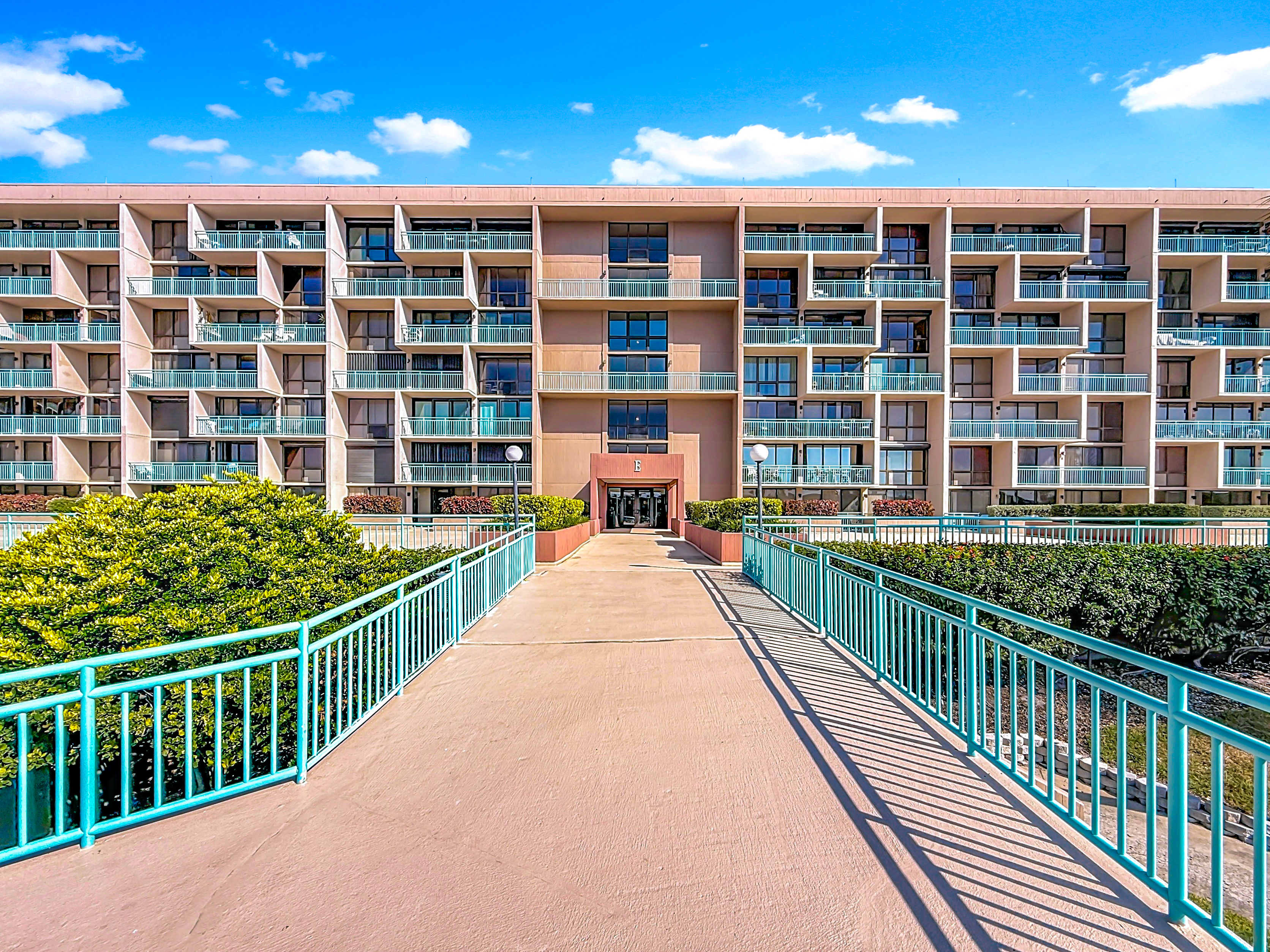 Treasure Island, Florida, 33706, United States, 3 Bedrooms Bedrooms, ,3 BathroomsBathrooms,Residential,For Sale,1983307