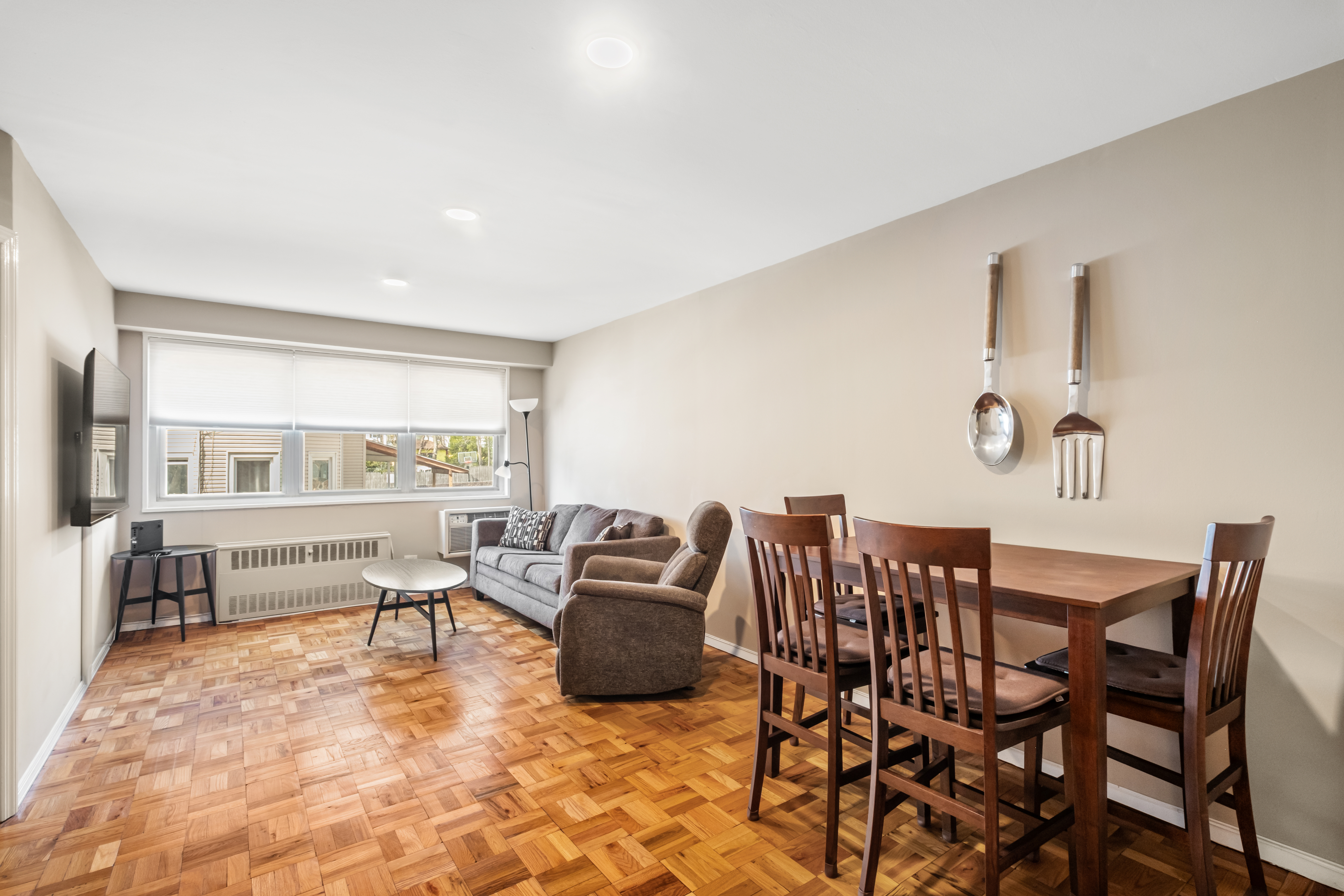  Located in the heart of White Plains. - 物件實景