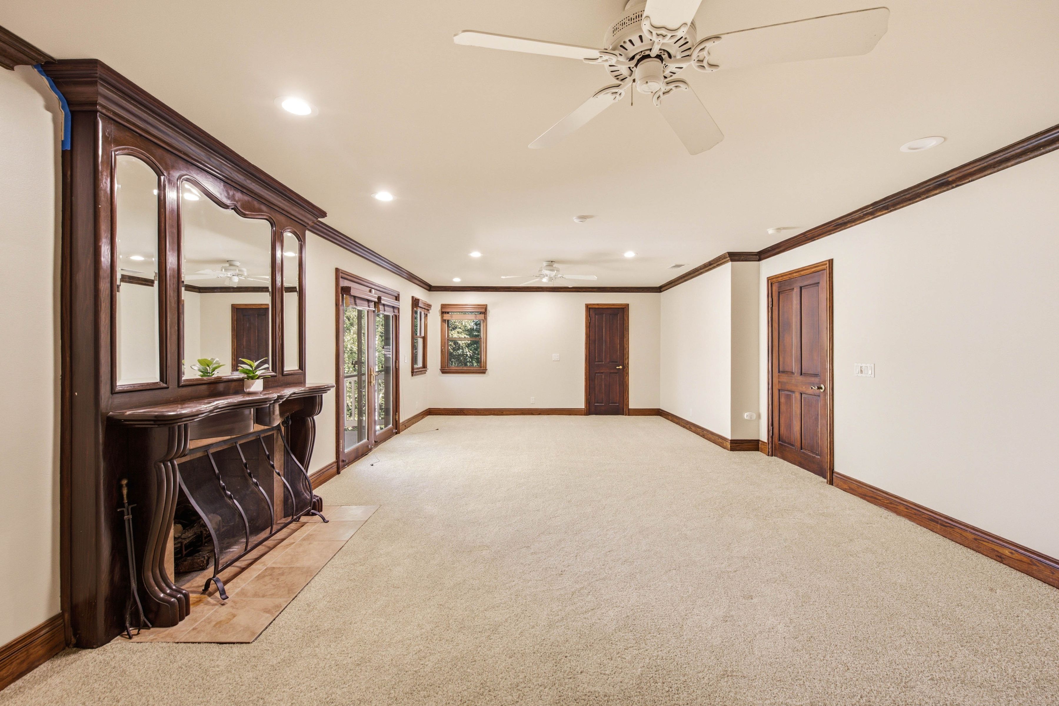  Gated Estate on Nearly 2 Acres - 物件實景