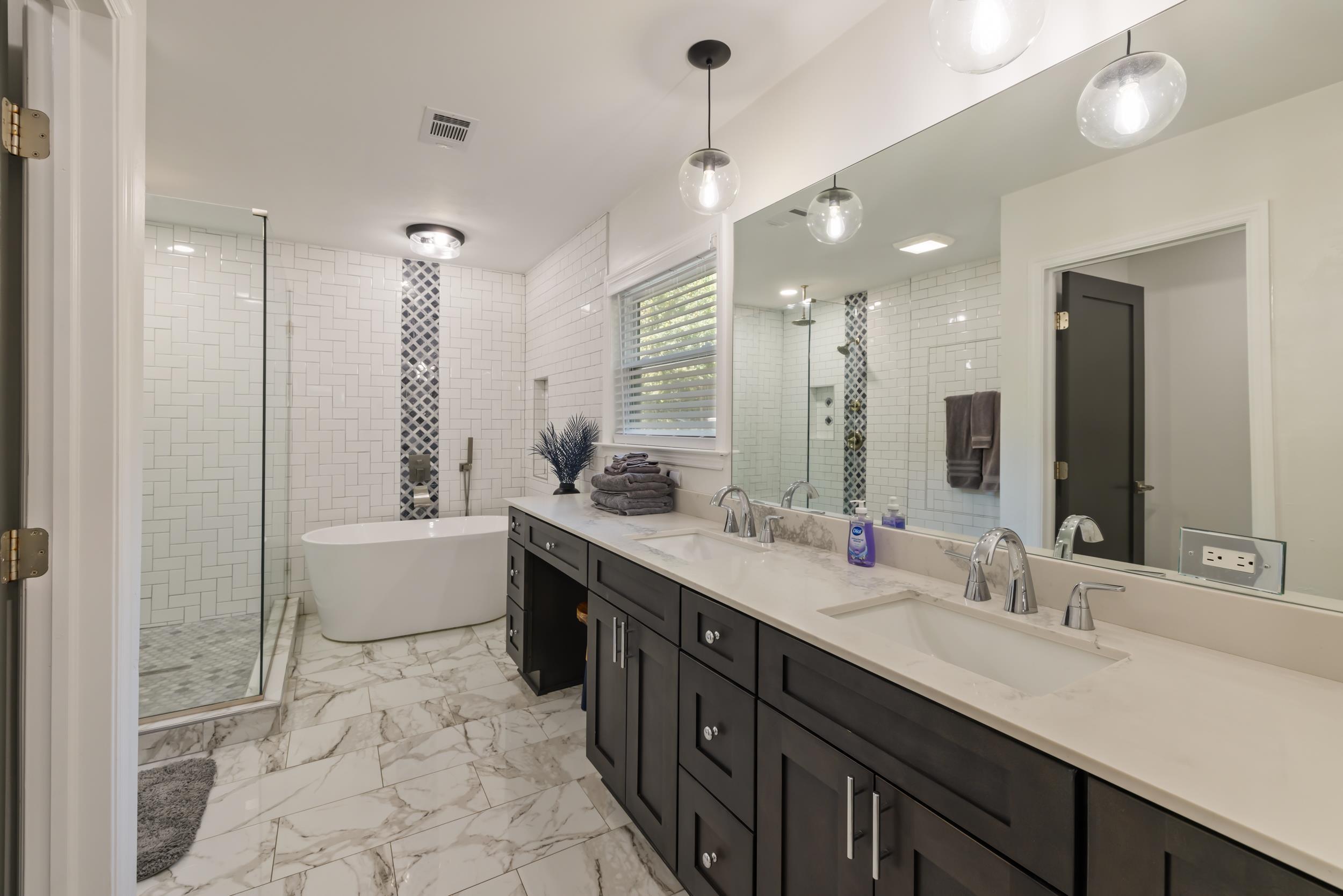 Tallahassee, Florida, 32308, United States, 5 Bedrooms Bedrooms, ,5 BathroomsBathrooms,Residential,For Sale,1908913