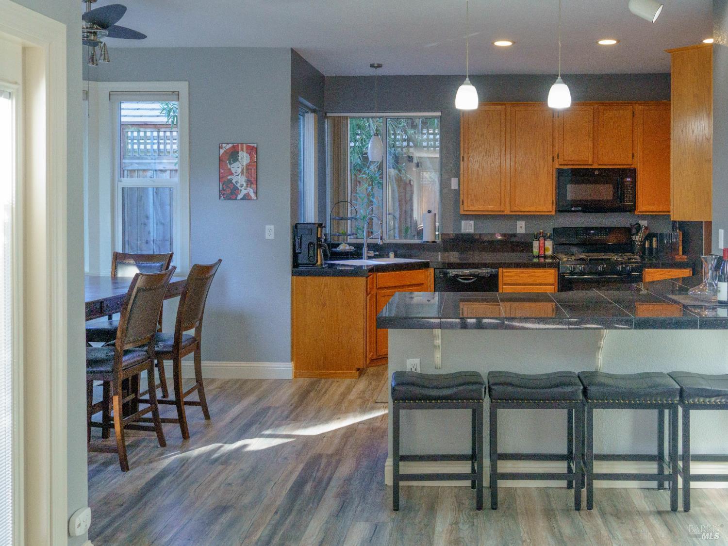 Vacaville, California, 95687, United States, 4 Bedrooms Bedrooms, ,3 BathroomsBathrooms,Residential,For Sale,1978415