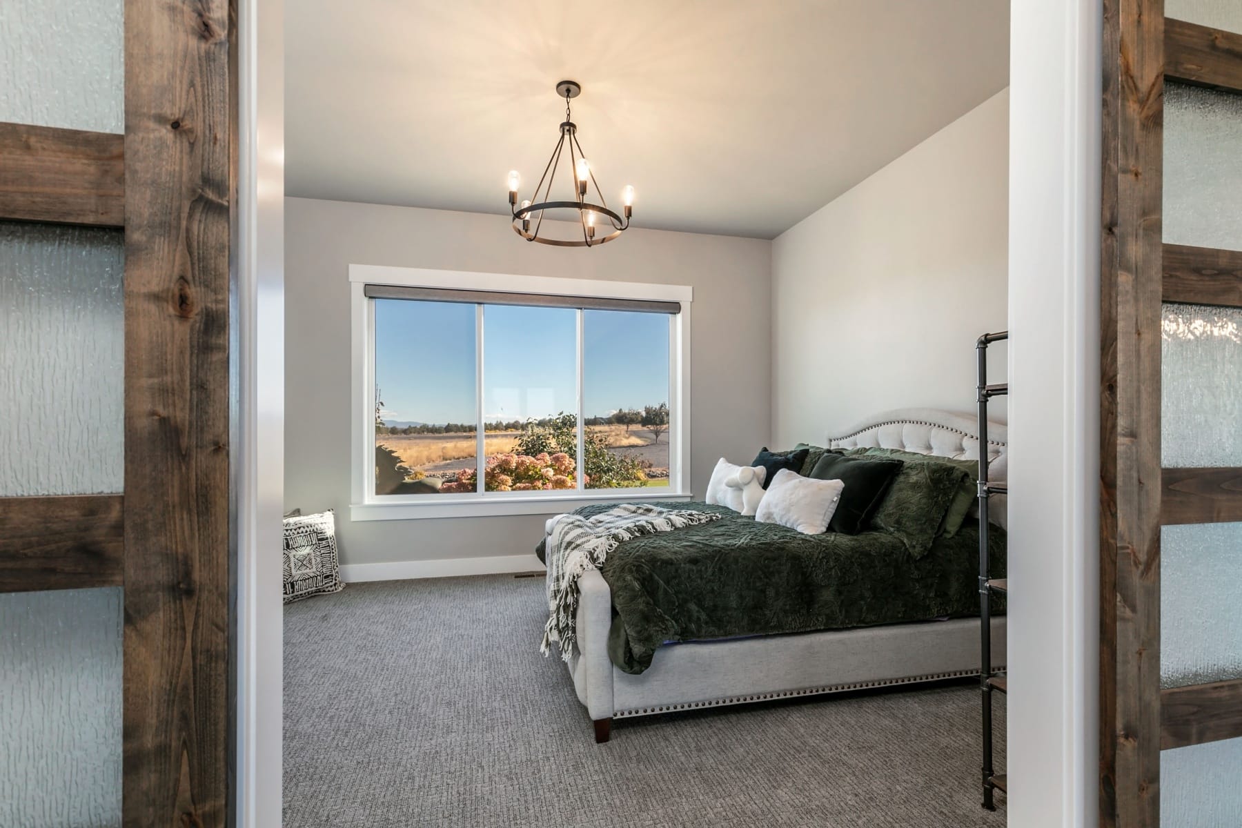  6949 SW Mill Iron Circle Powell Butte, OR 97753 - 物件實景