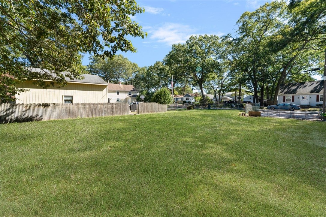 Warwick, Rhode Island, 02889, United States, 4 Bedrooms Bedrooms, ,2 BathroomsBathrooms,Residential,For Sale,1988287