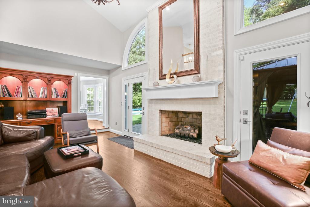 Fredericksburg, Virginia, 22407, United States, 5 Bedrooms Bedrooms, ,5 BathroomsBathrooms,Residential,For Sale,1927805