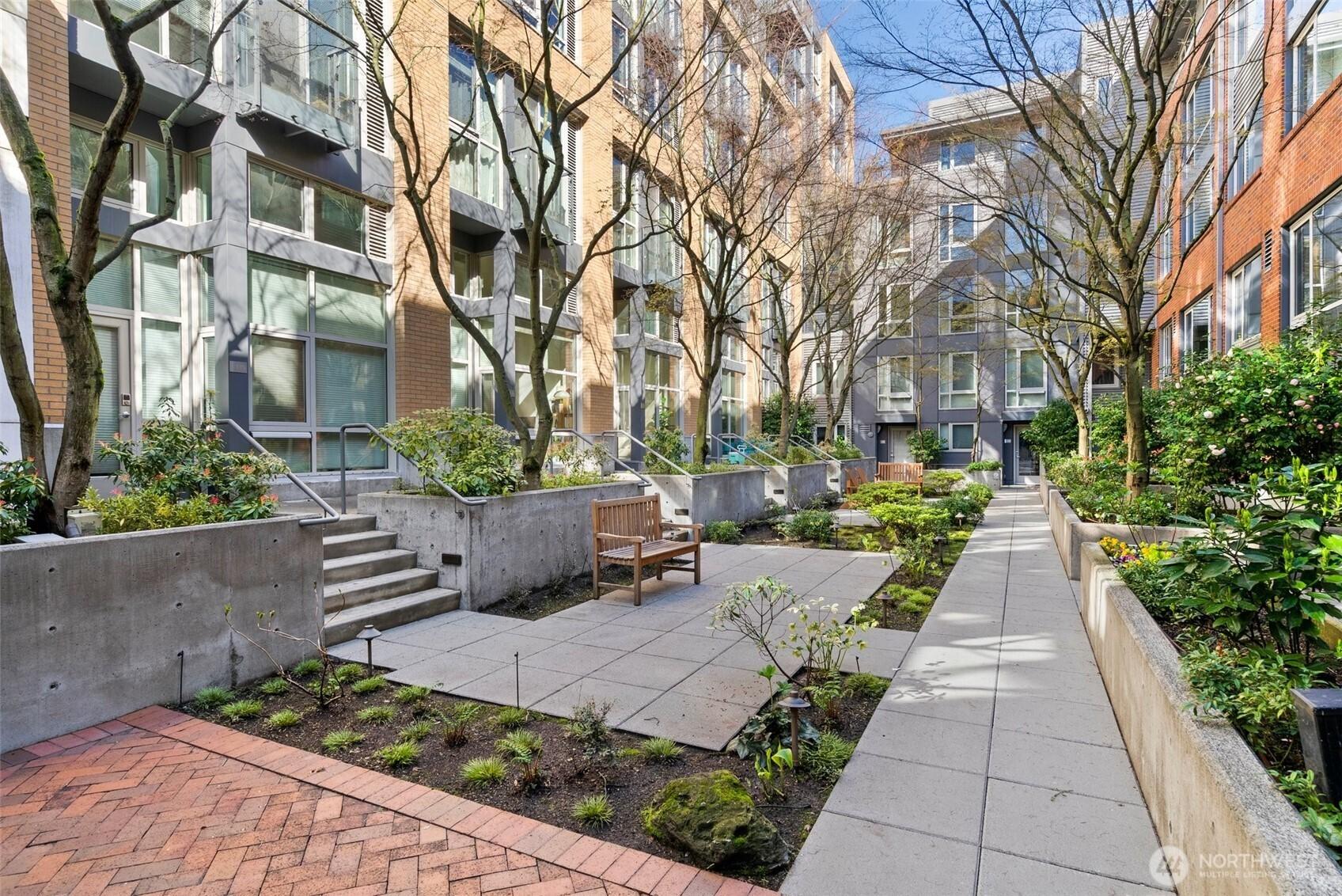 SEATTLE, Washington, 98102, United States, 1 Bedroom Bedrooms, ,2 BathroomsBathrooms,Residential,For Sale,1752958