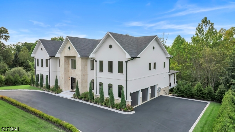 Livingston Twp., New Jersey, 07039, United States, 7 Bedrooms Bedrooms, ,9 BathroomsBathrooms,Residential,For Sale,1903454