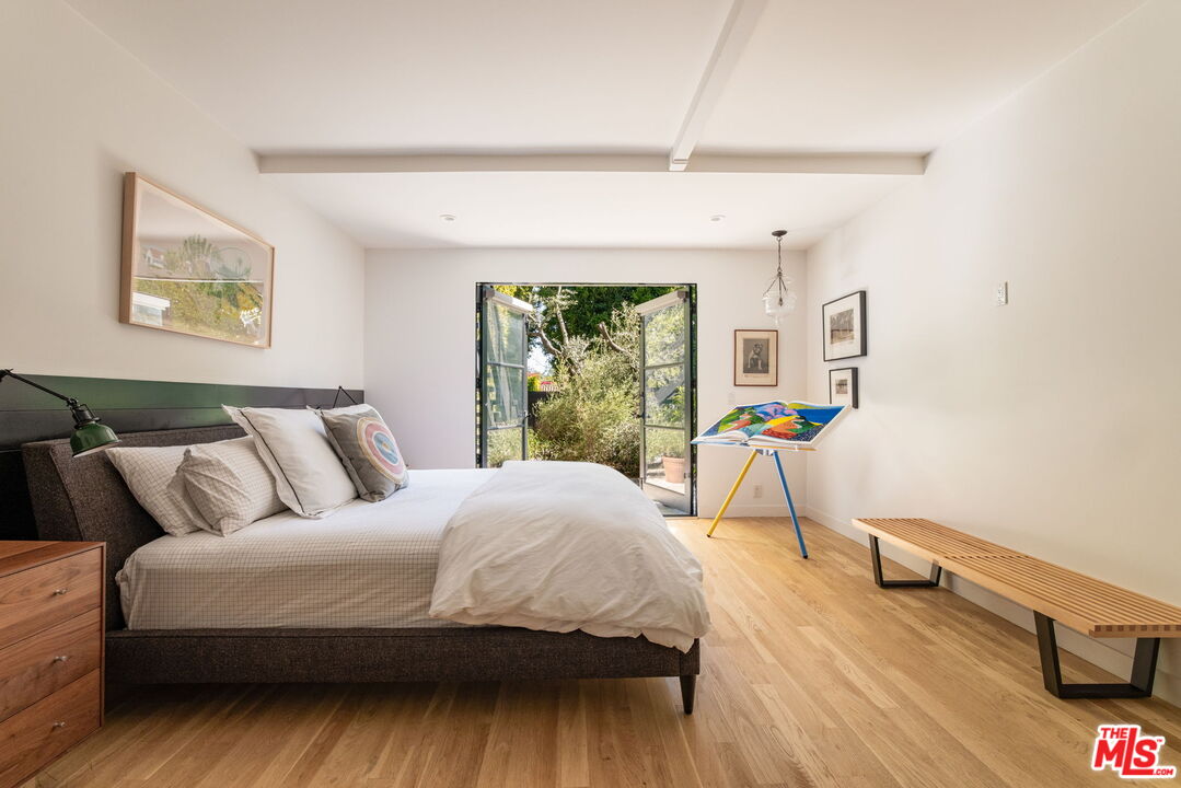 West Hollywood, California, 90048, United States, 3 Bedrooms Bedrooms, ,1 BathroomBathrooms,Residential,For Sale,1828298