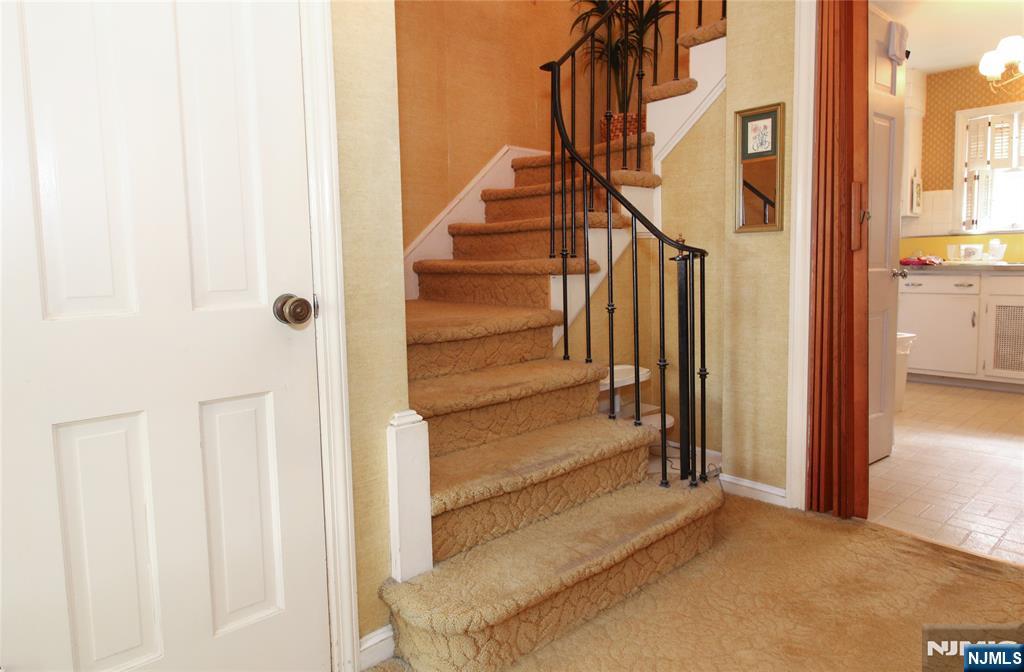 Tenafly, New Jersey, 07670, United States, 3 Bedrooms Bedrooms, ,2 BathroomsBathrooms,Residential,For Sale,1988997