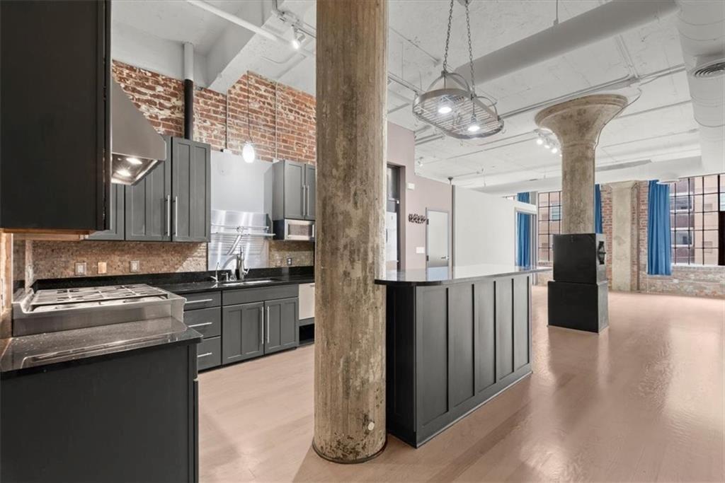 Atlanta, Georgia, 30313, United States, 2 Bedrooms Bedrooms, ,2 BathroomsBathrooms,Residential,For Sale,2001199