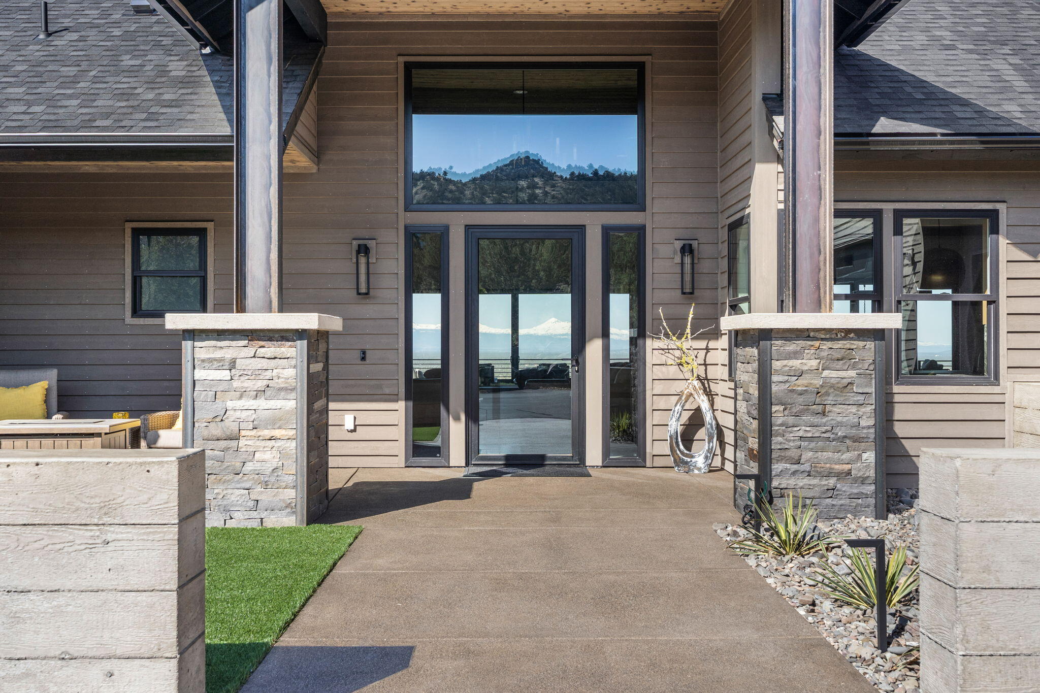 Powell Butte, Oregon, 97753, United States, 4 Bedrooms Bedrooms, ,5 BathroomsBathrooms,Residential,For Sale,1804820