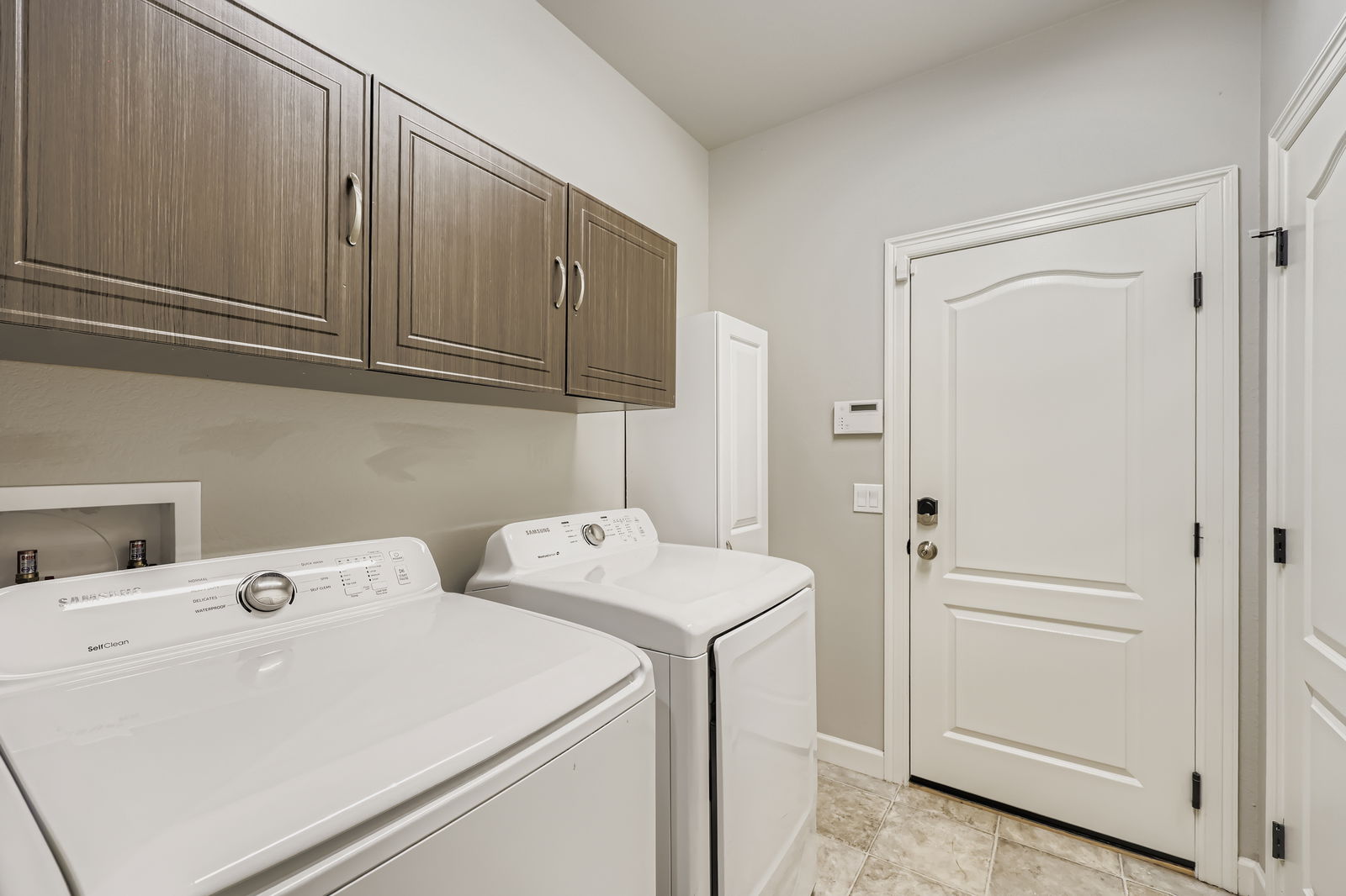 Woodland Park, Colorado, 80863, United States, 3 Bedrooms Bedrooms, ,2 BathroomsBathrooms,Residential,For Sale,1908938