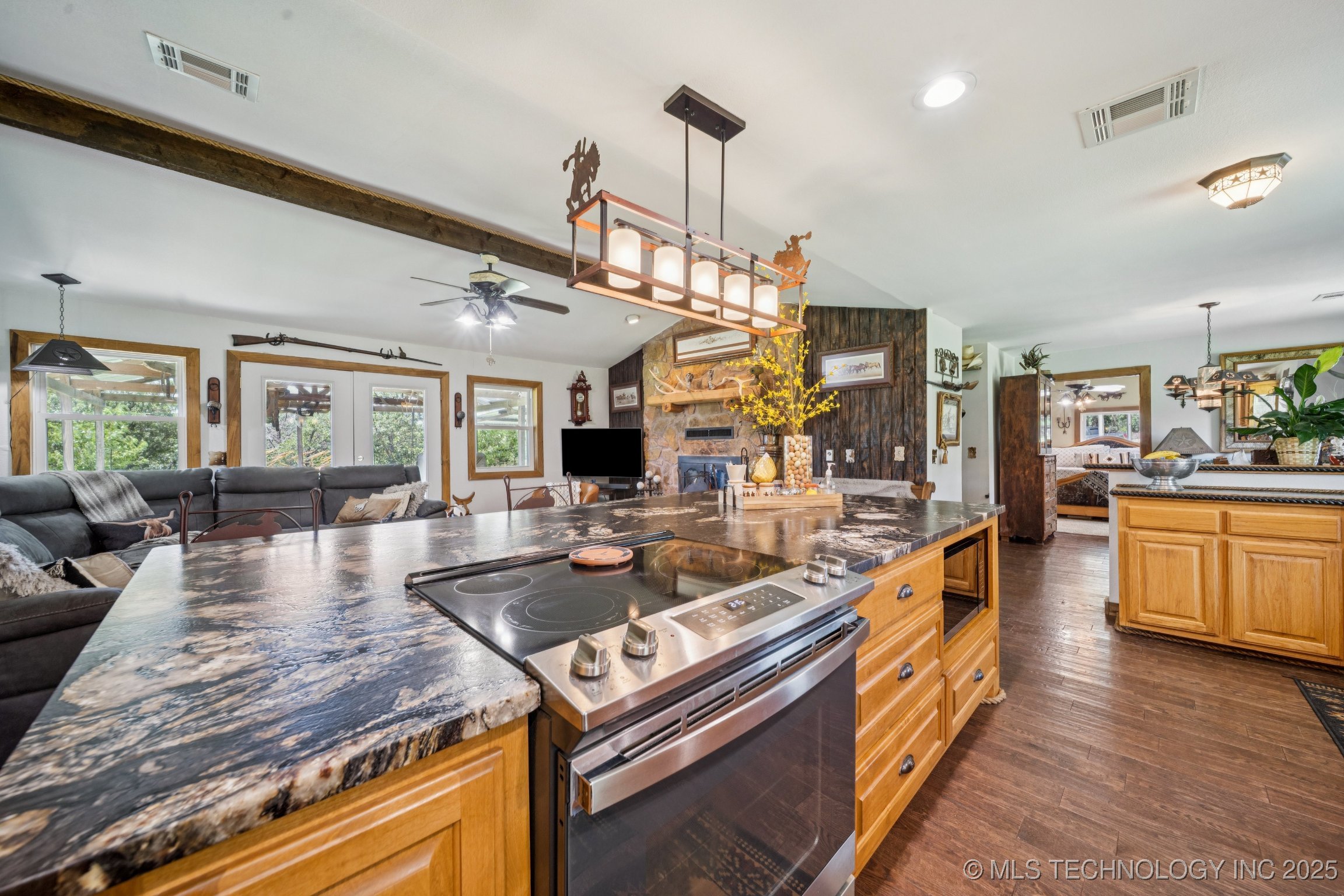 Barnsdall, Oklahoma, 74002, United States, 4 Bedrooms Bedrooms, ,3 BathroomsBathrooms,Residential,For Sale,1898751