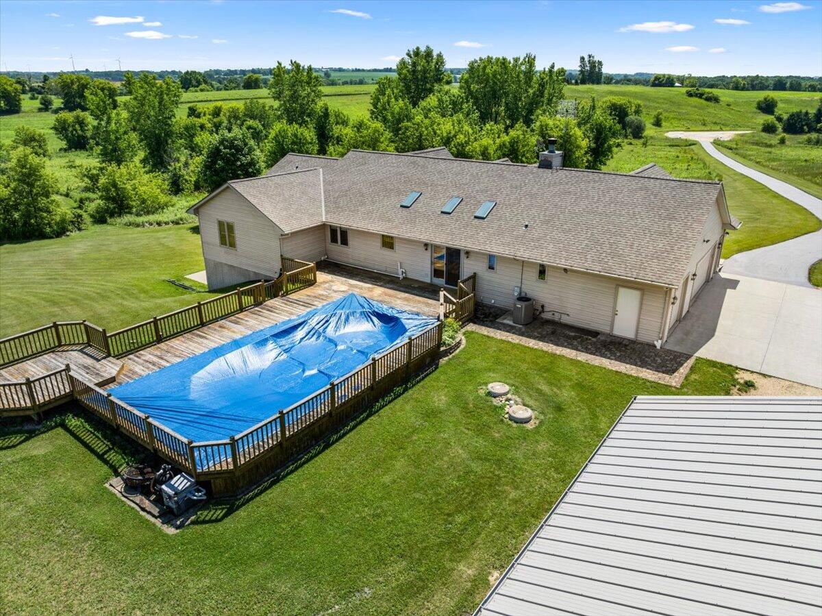 Hubbard, Wisconsin, 53035, United States, 4 Bedrooms Bedrooms, ,4 BathroomsBathrooms,Residential,For Sale,1885428
